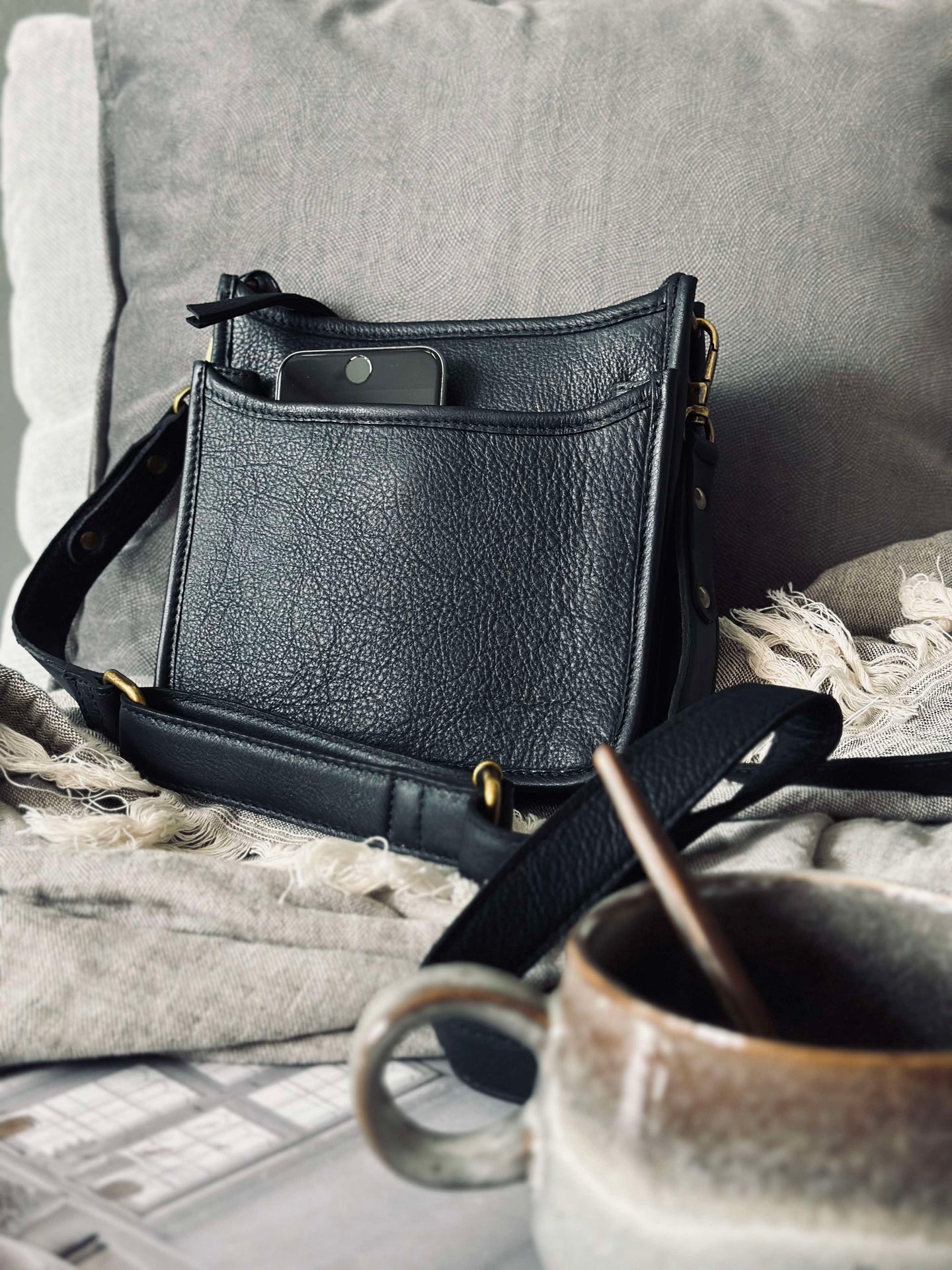 Crossover Felina Svart