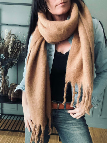 Varmt Kamelfärgat Sjal