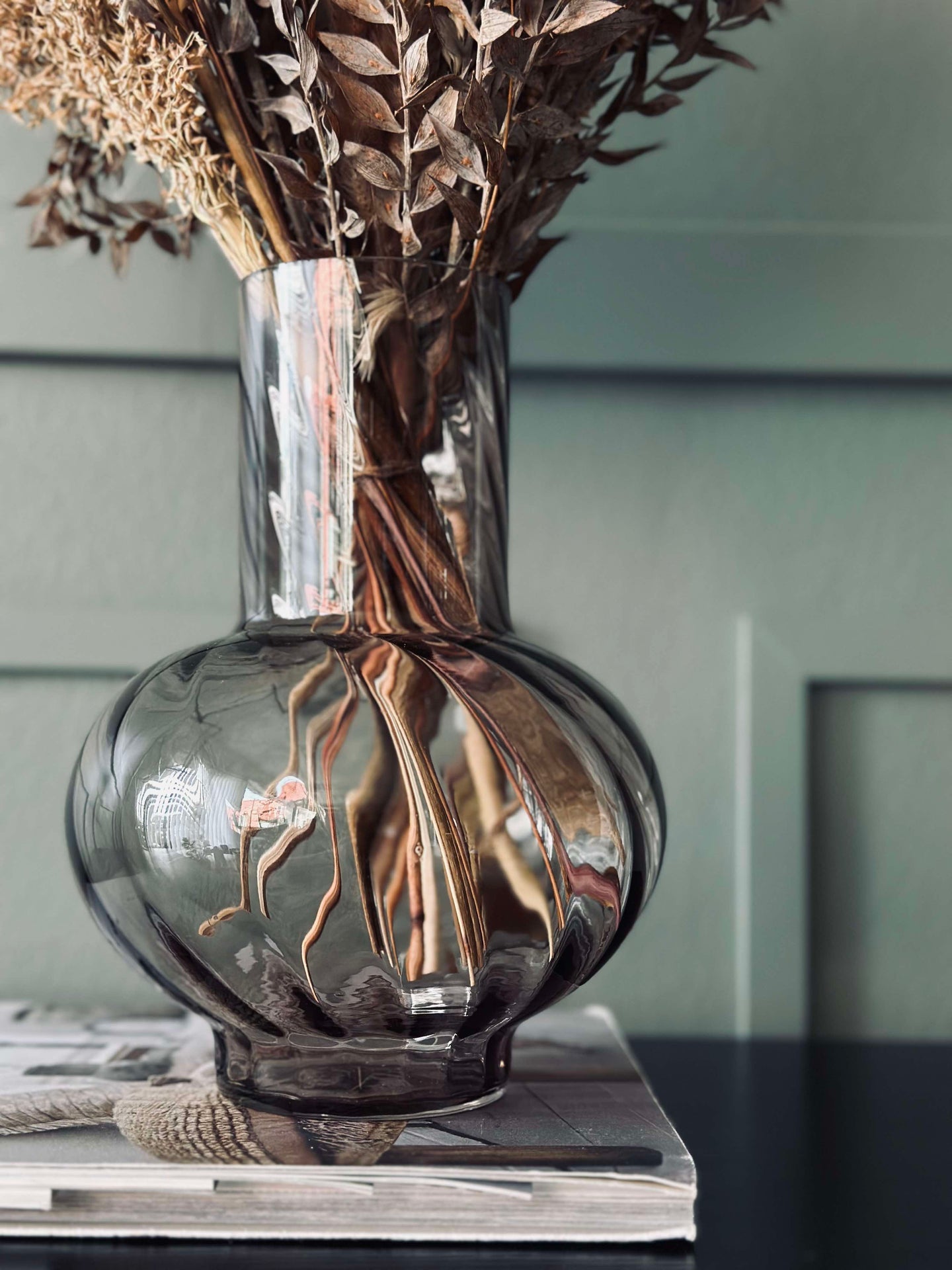 Glasvas Brown