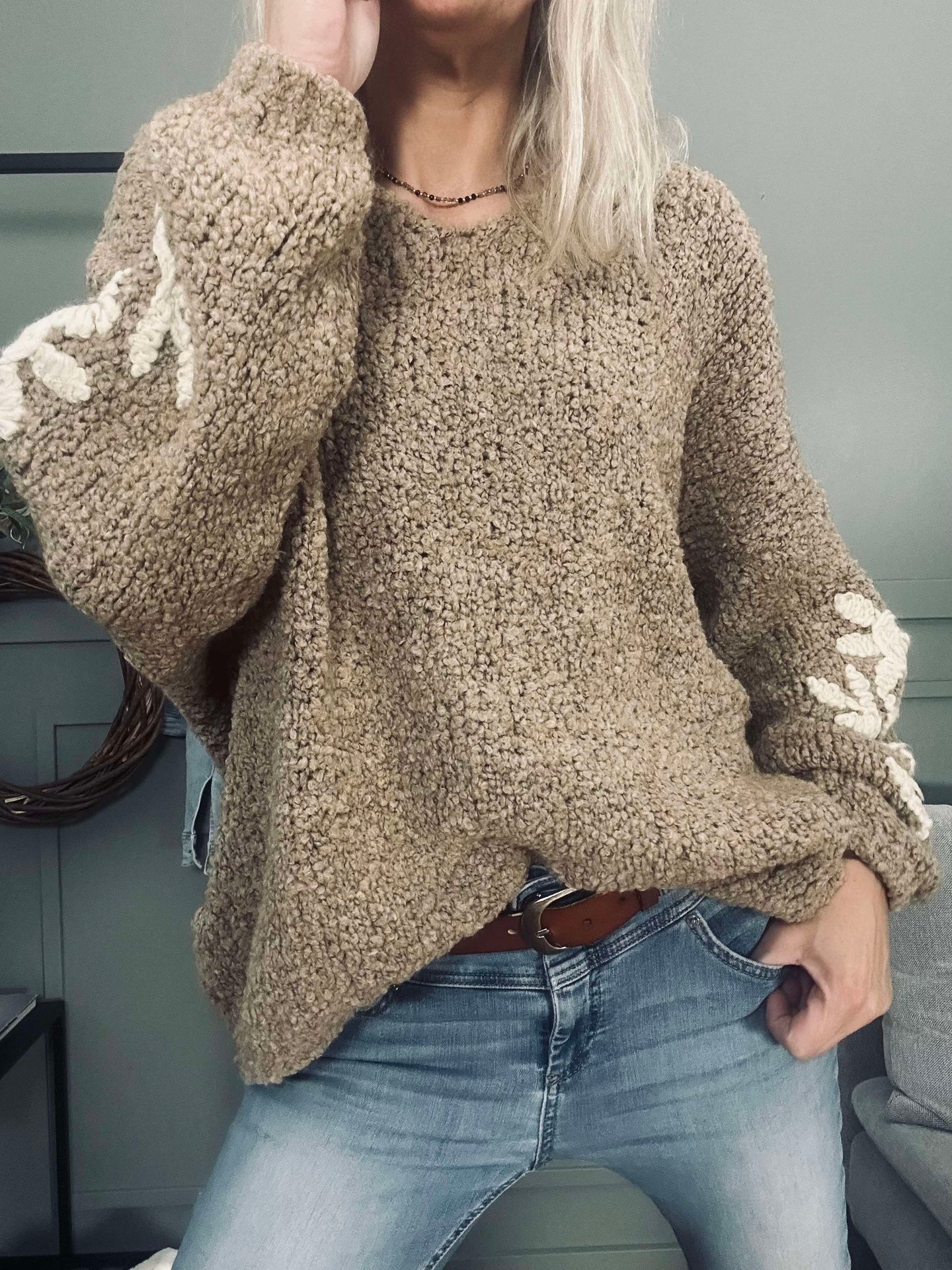 Stickad Almond Beige