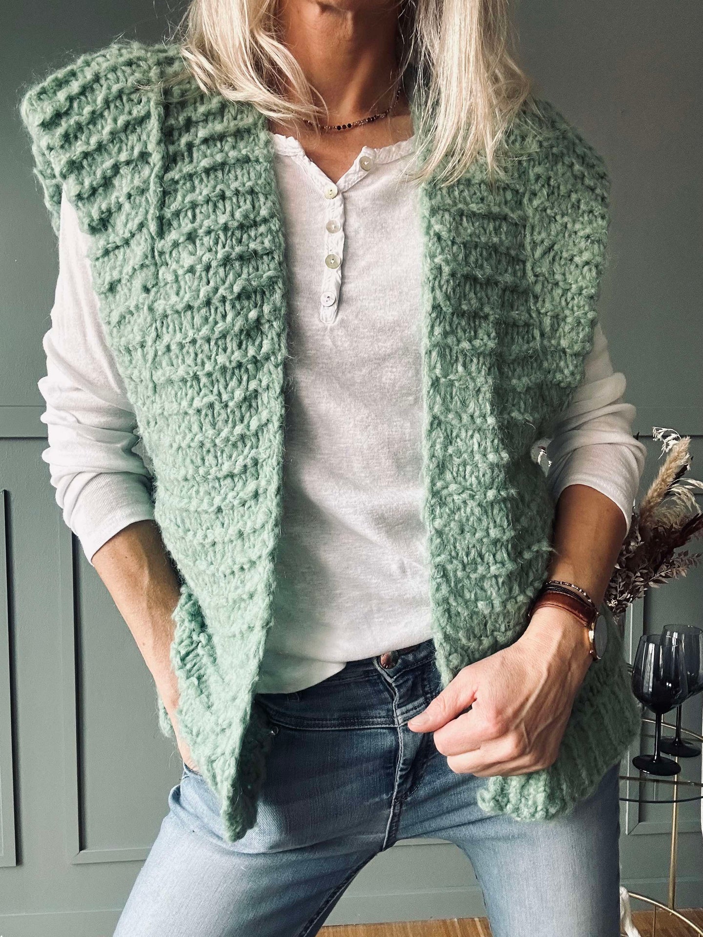 Väst - Dov grön – Stickad oversized väst – VIAMAJA.SE