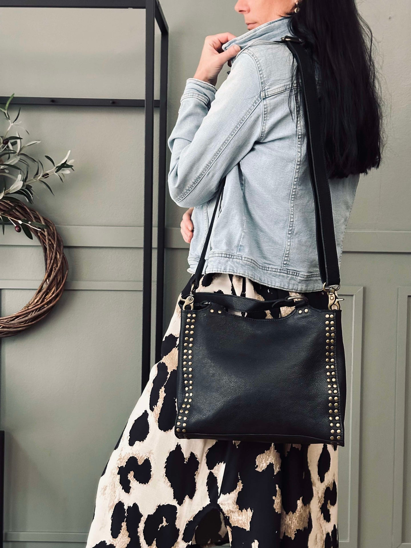 Arbetsväska med nitar - Svart