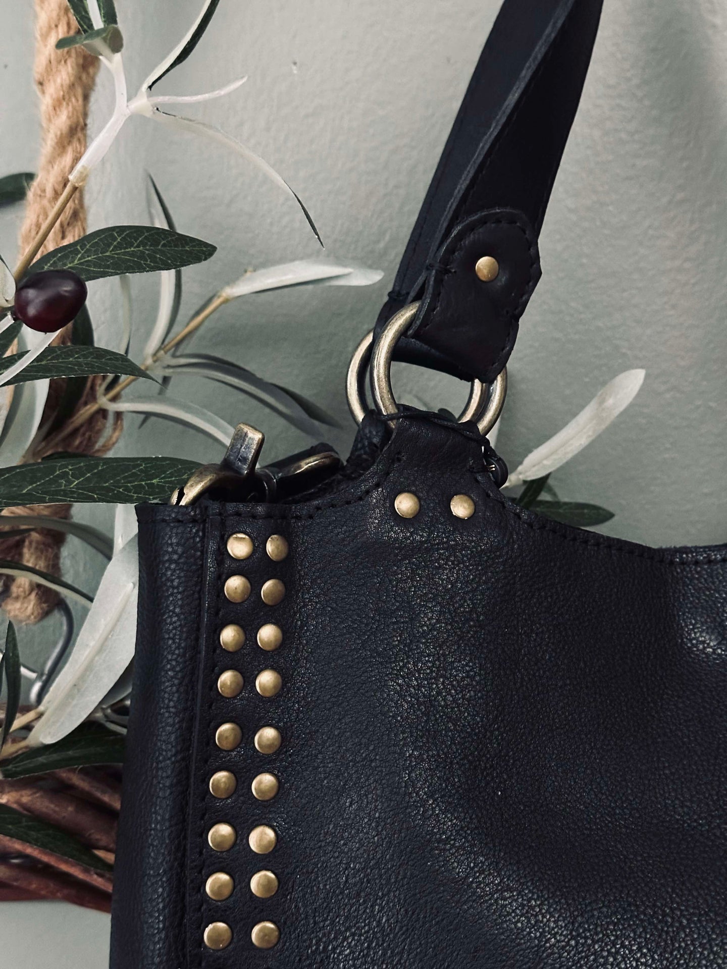 Arbetsväska med nitar - Svart