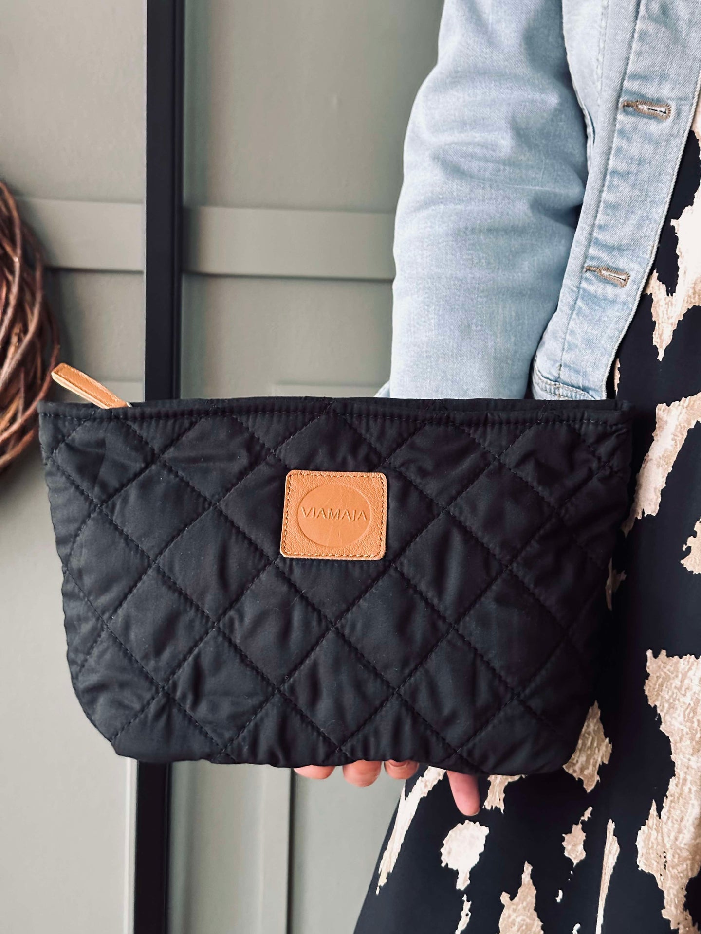 Toalettväska / clutch – Svart quilt