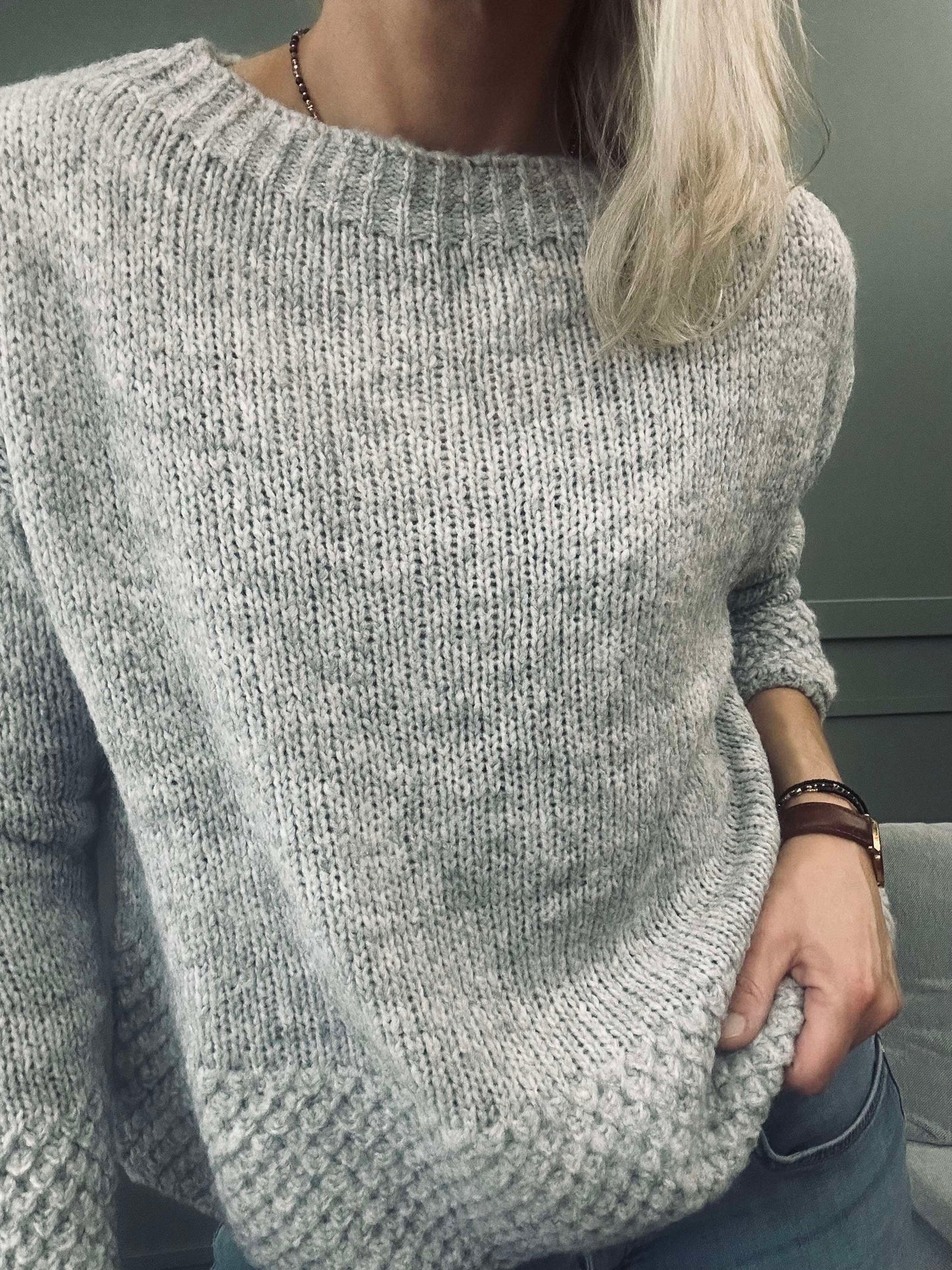 Stickad Celeste Grey