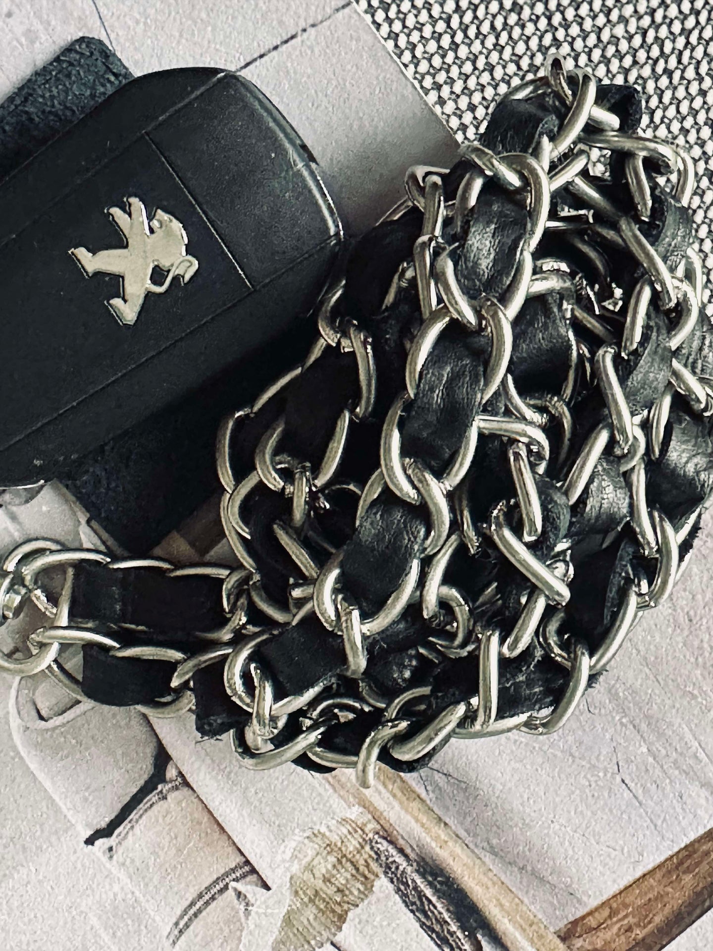 Mobil / Nyckelrem – Svart / silverläder