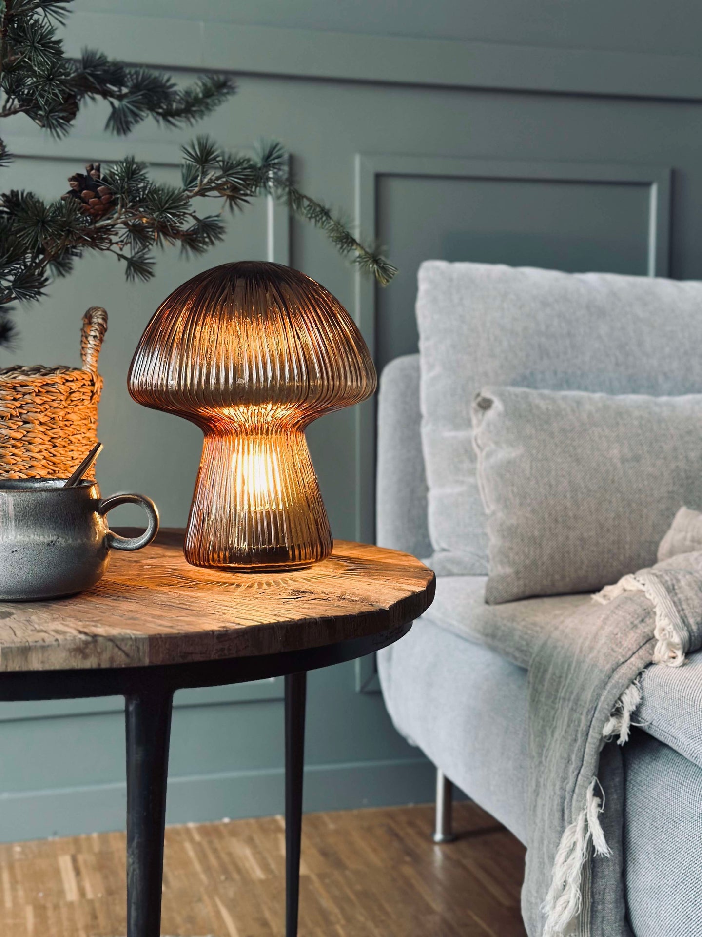Mushroom med räfflor 25 cm - Gyllene – bordslampa – VIAMAJA.SE