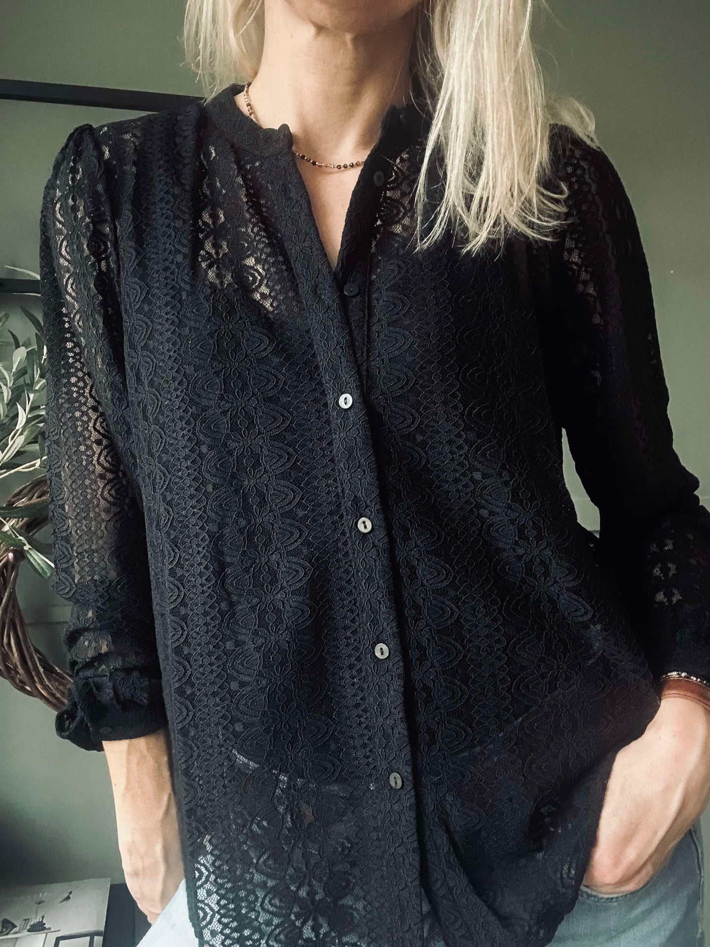 Skjorta med spets – Black
