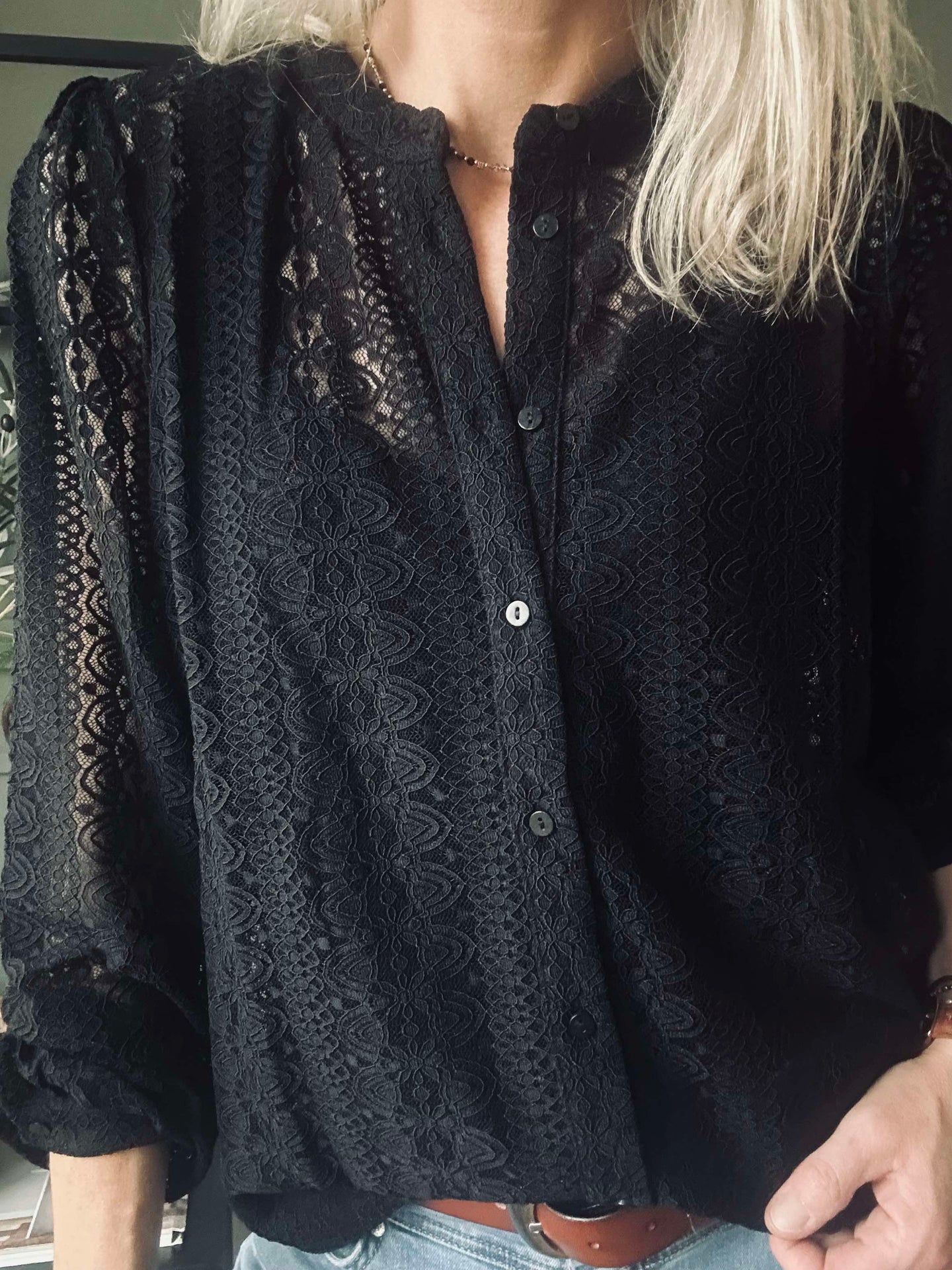Skjorta med spets – Black