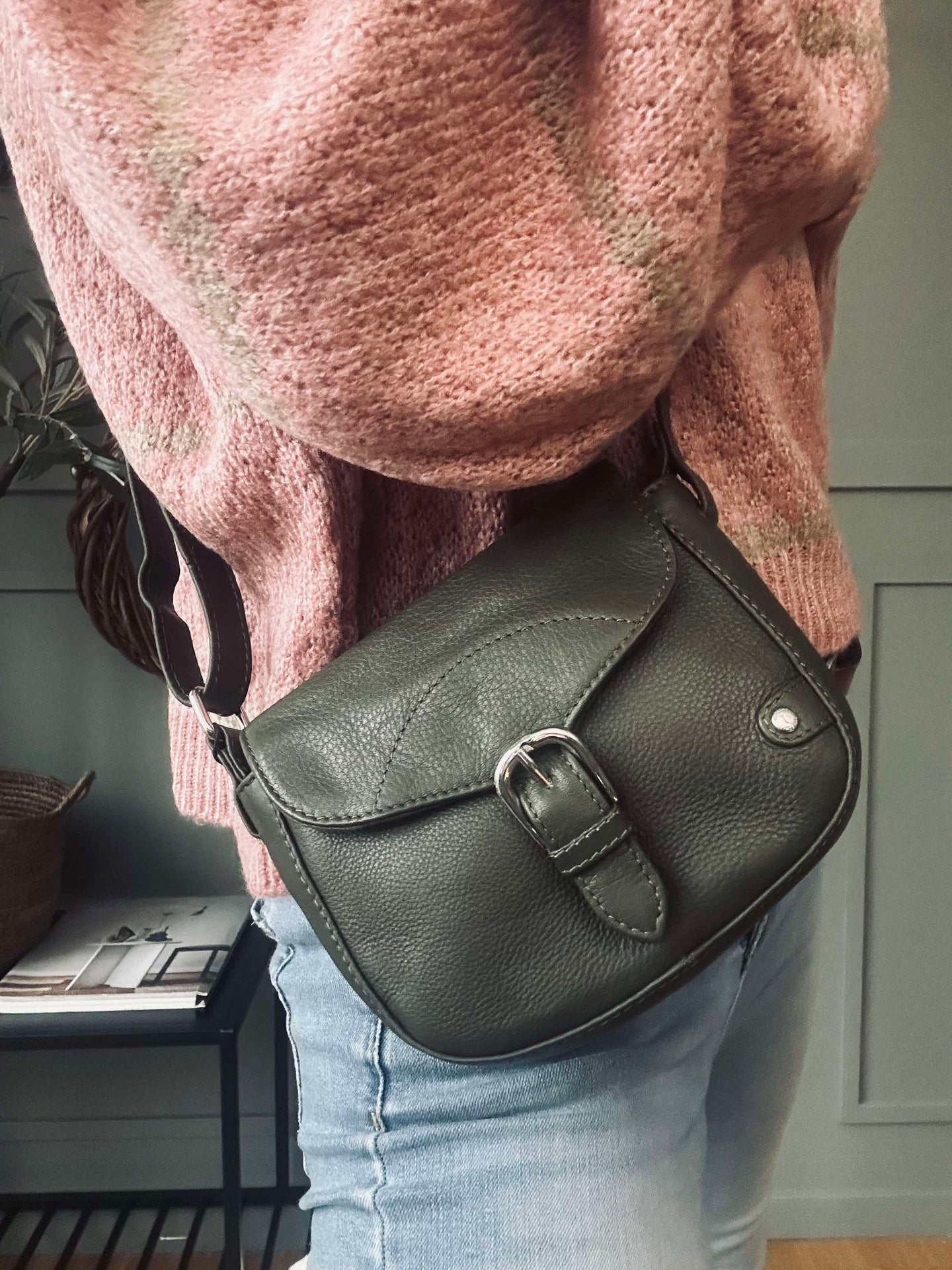 Crossbody Aura Army