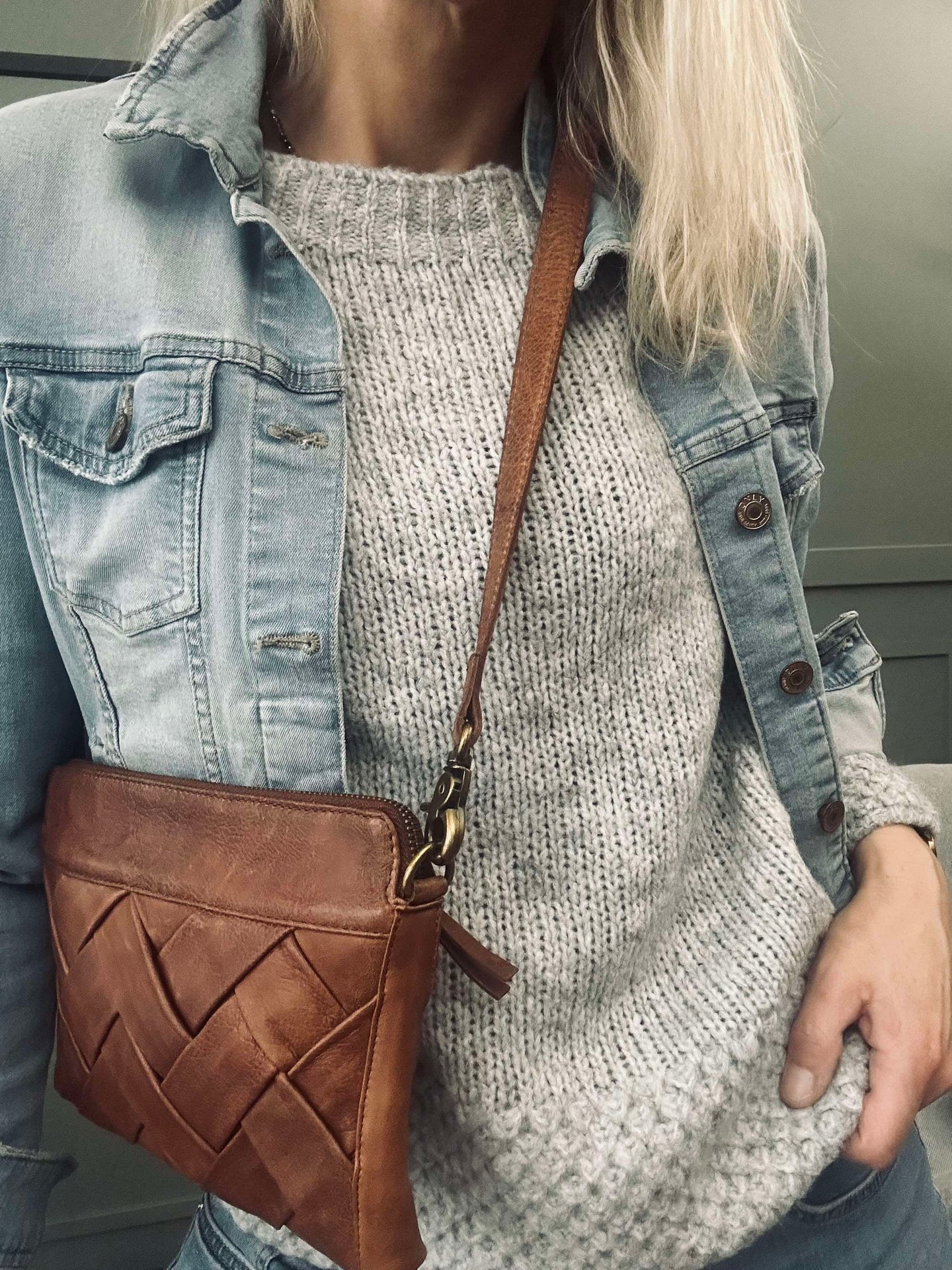 Stickad Celeste Grey