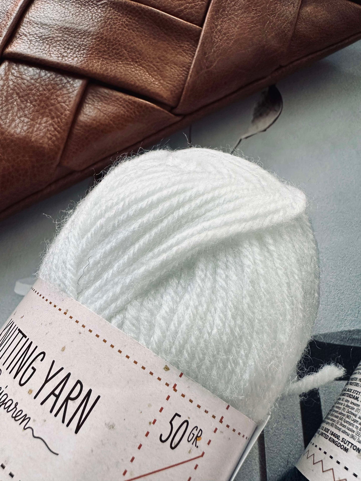 Polyestergarn 50 gram - Vit