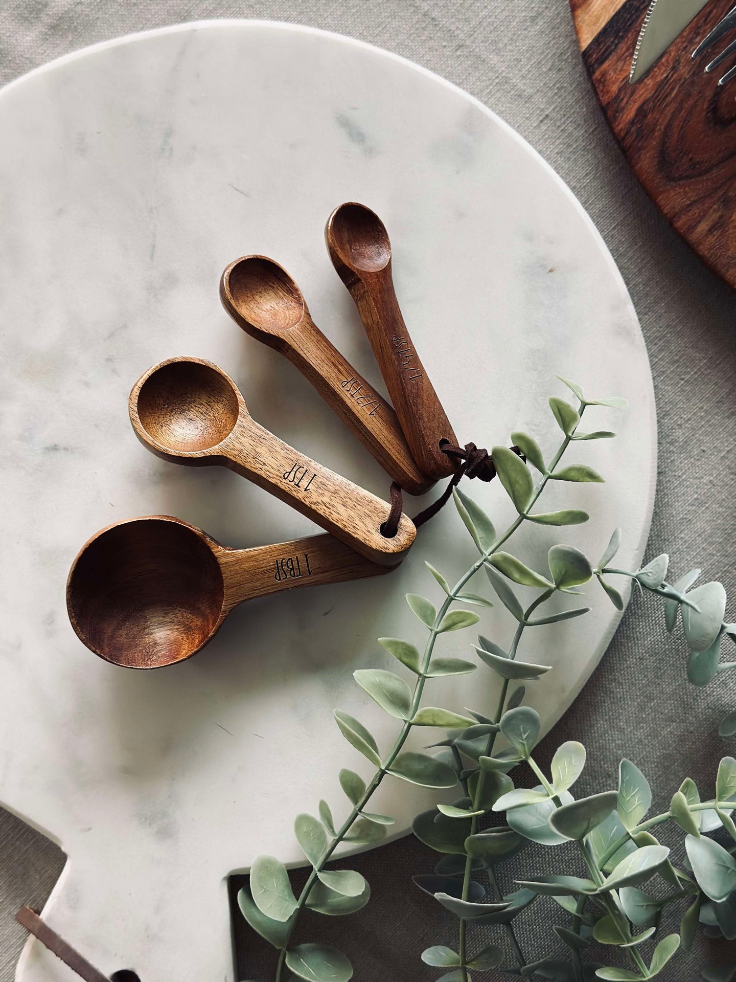 Måttskedar Akacia - Set om 4 st.