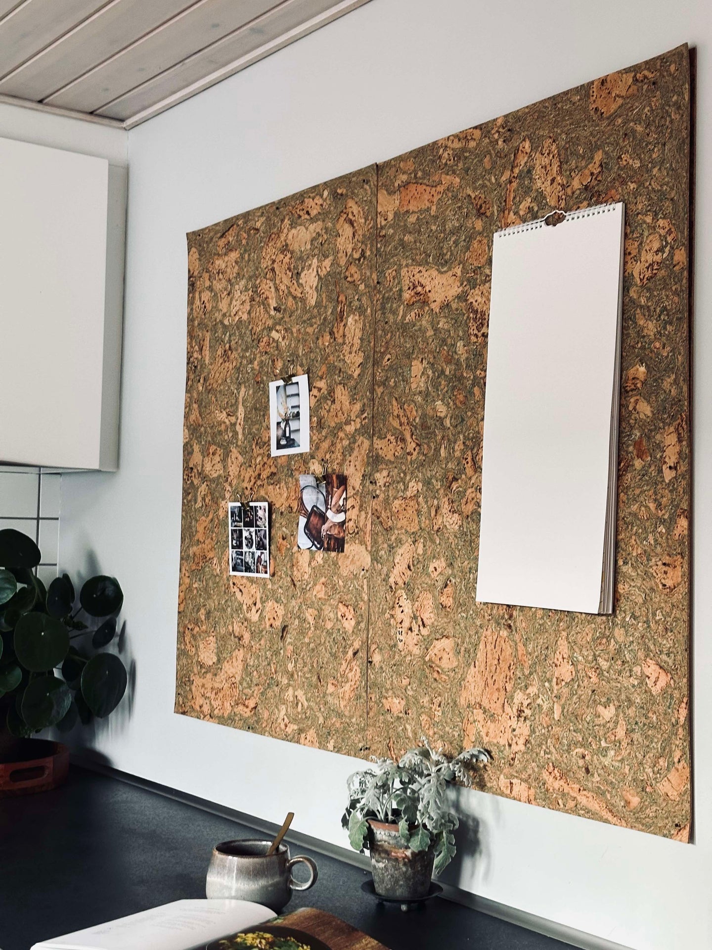 Korkskiva 60×90 – Isberg grön