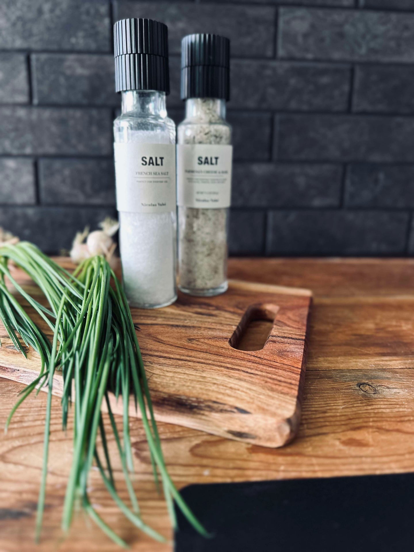 Skärbräda i oljad akaciaträ