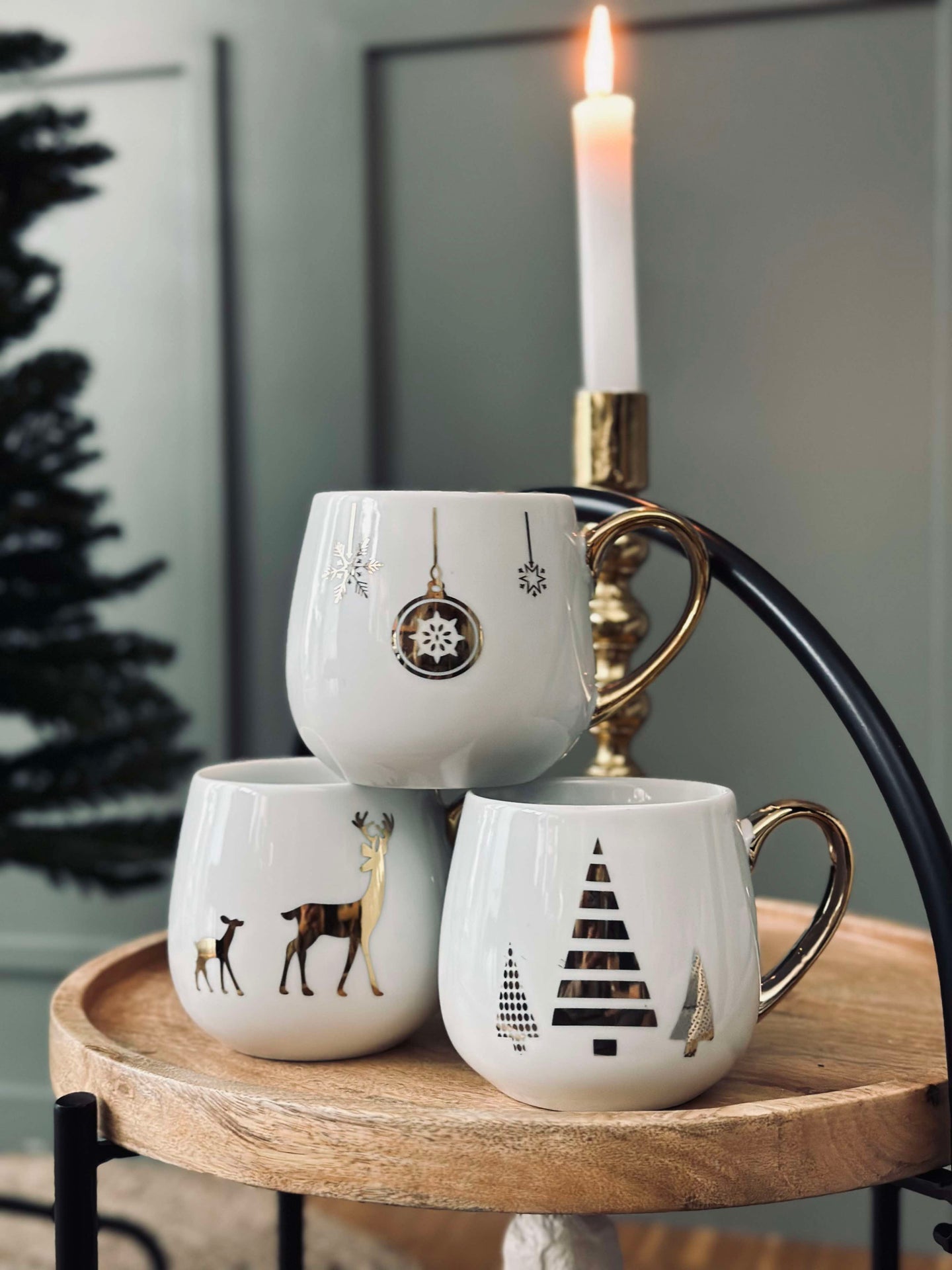 Julkopp med guldmotiv