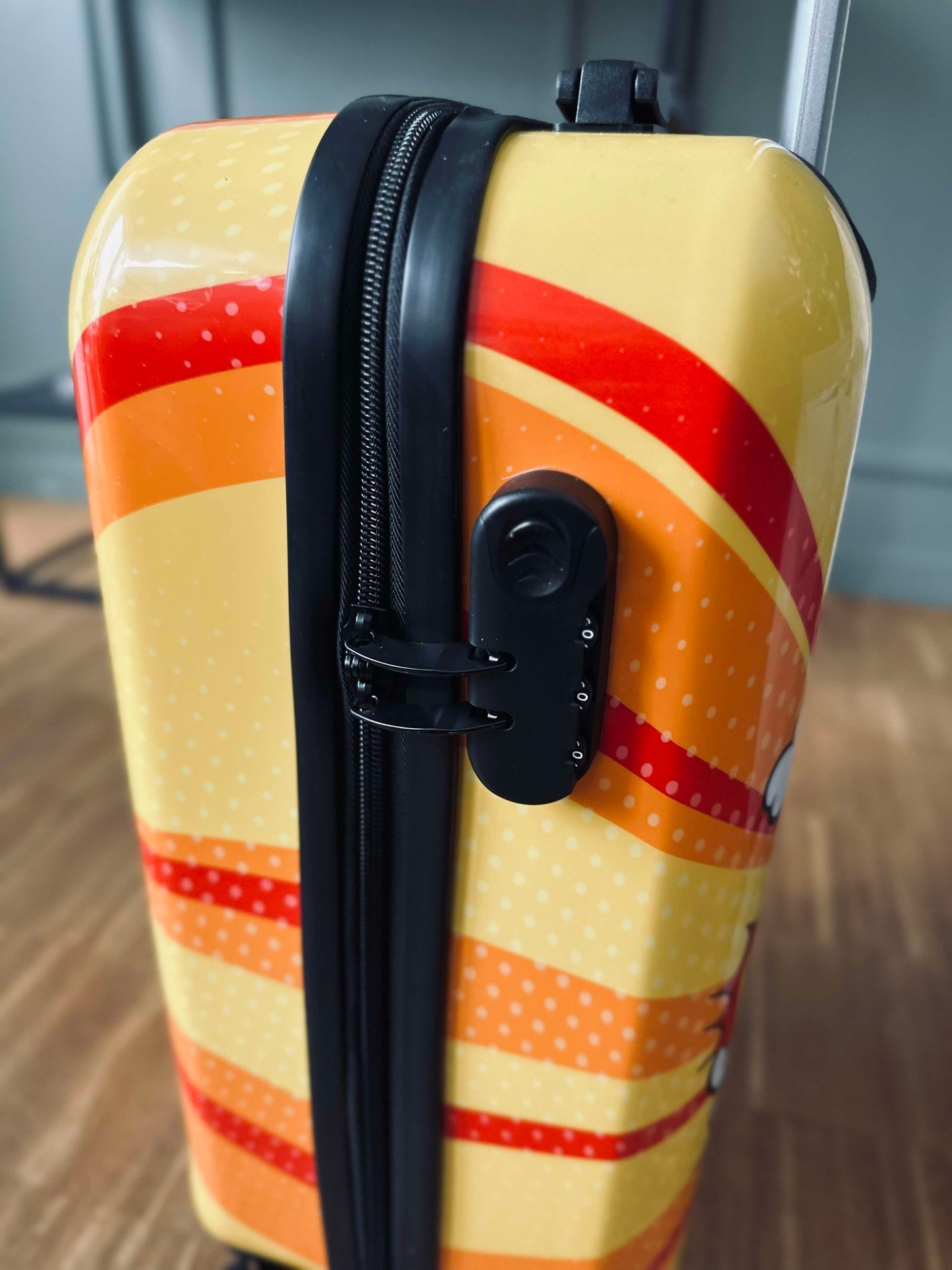 Trolley-resväska 55 cm - gul lättvikt