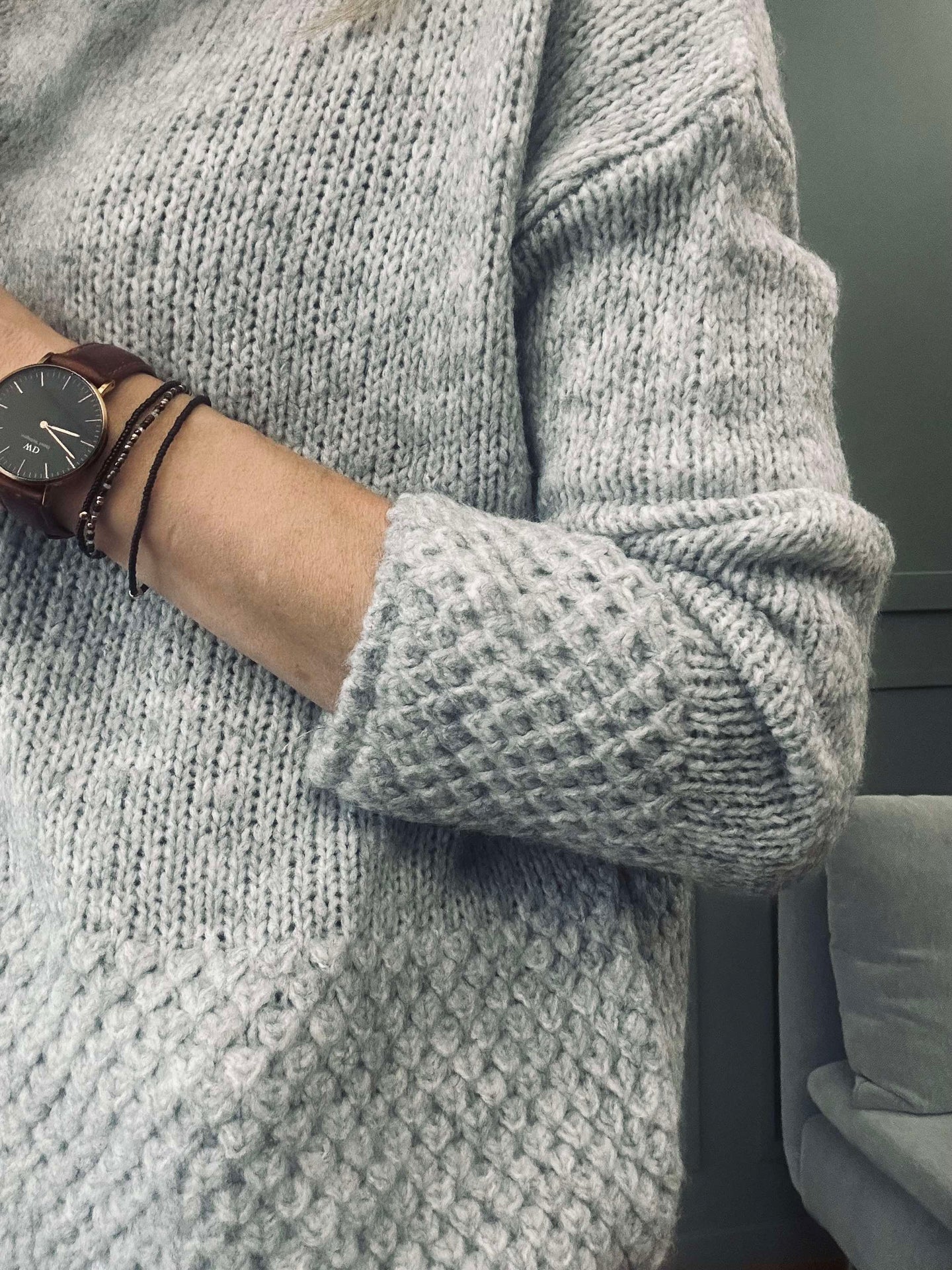 Stickad Celeste Grey