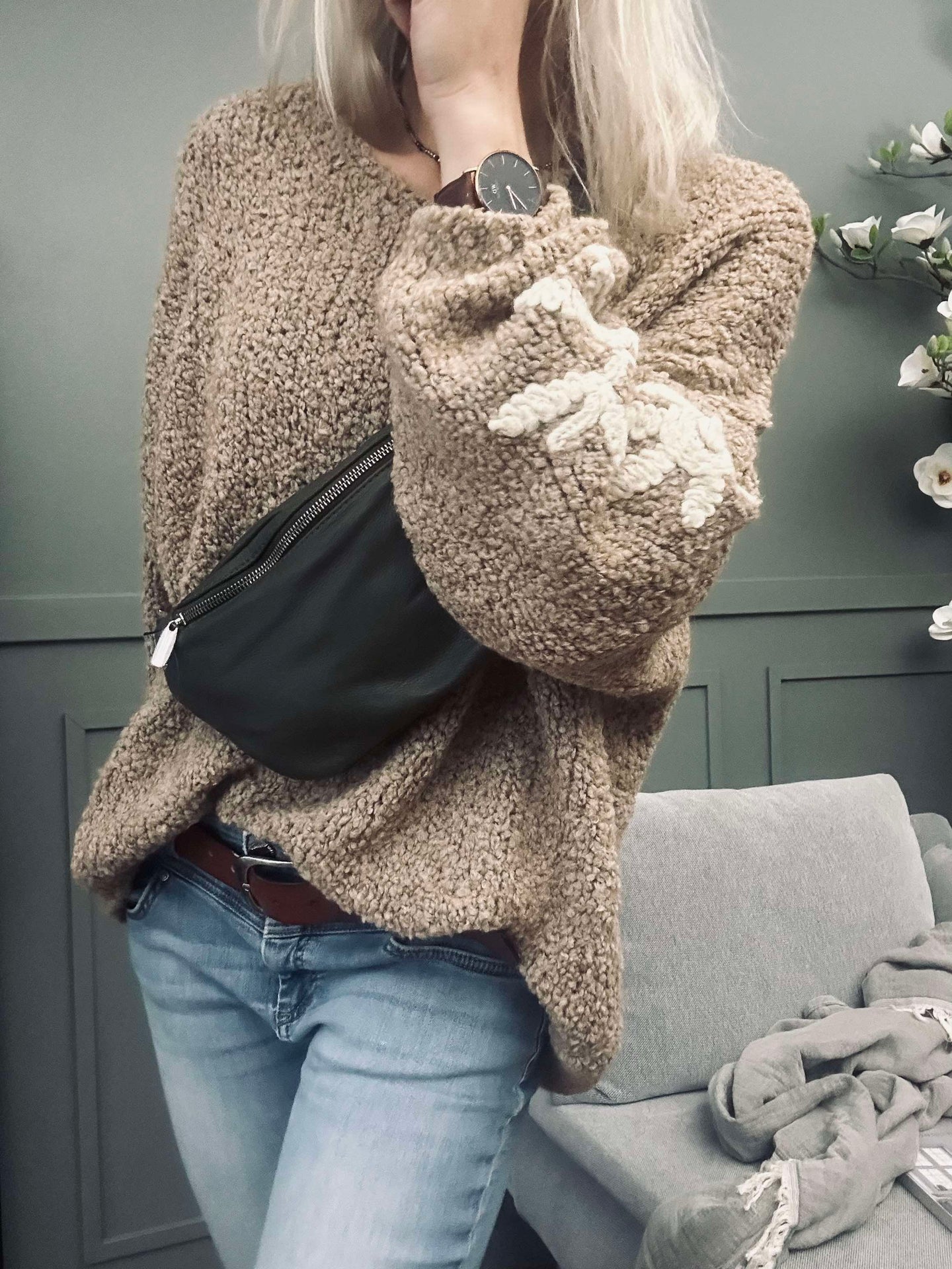 Stickad Almond Beige