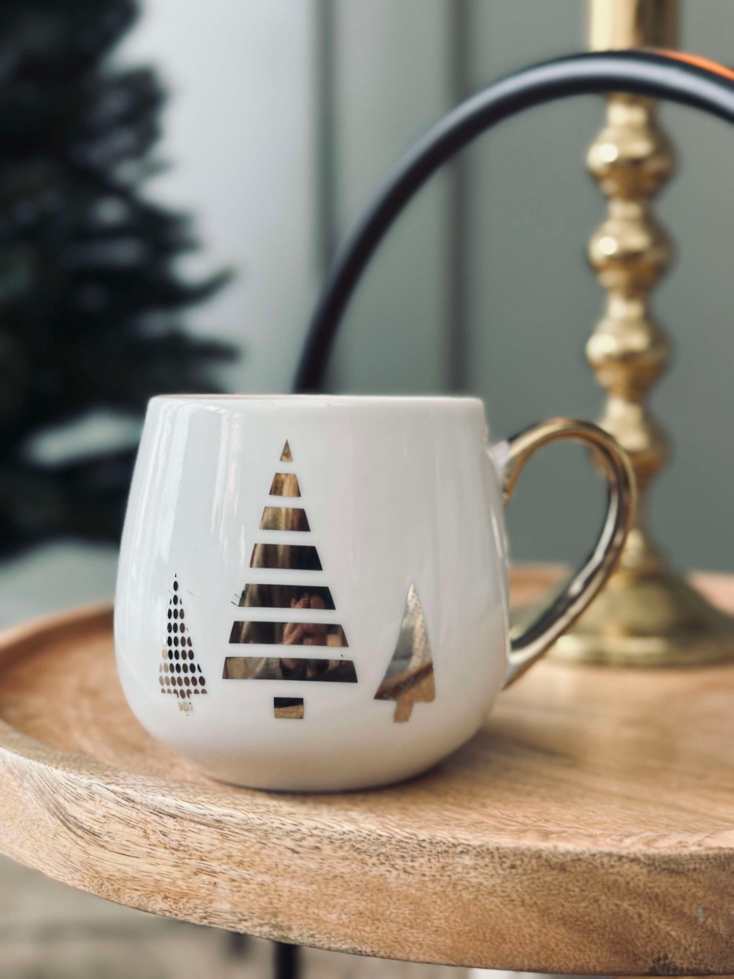 Julkopp med guldmotiv
