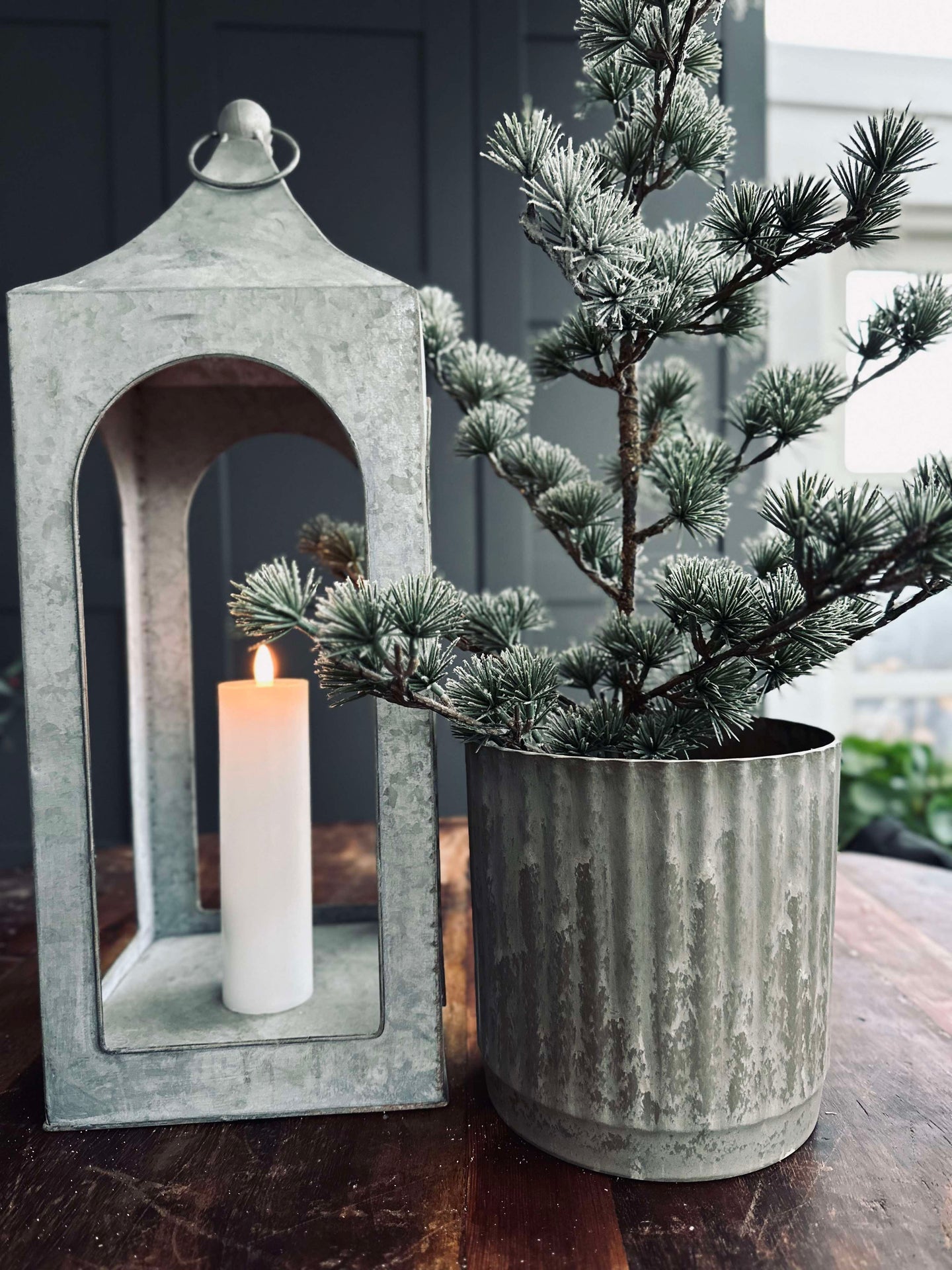 Krukor i grön betonglook - Set om 2 st