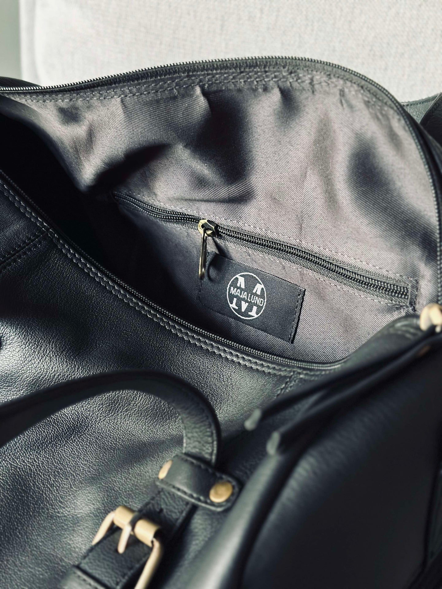 Träningsväska SVART läder