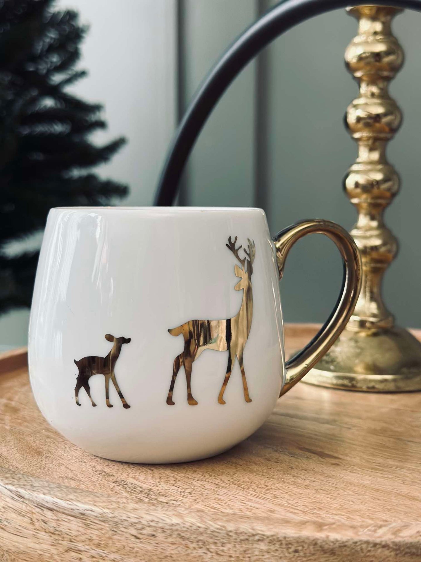 Julkopp med guldmotiv