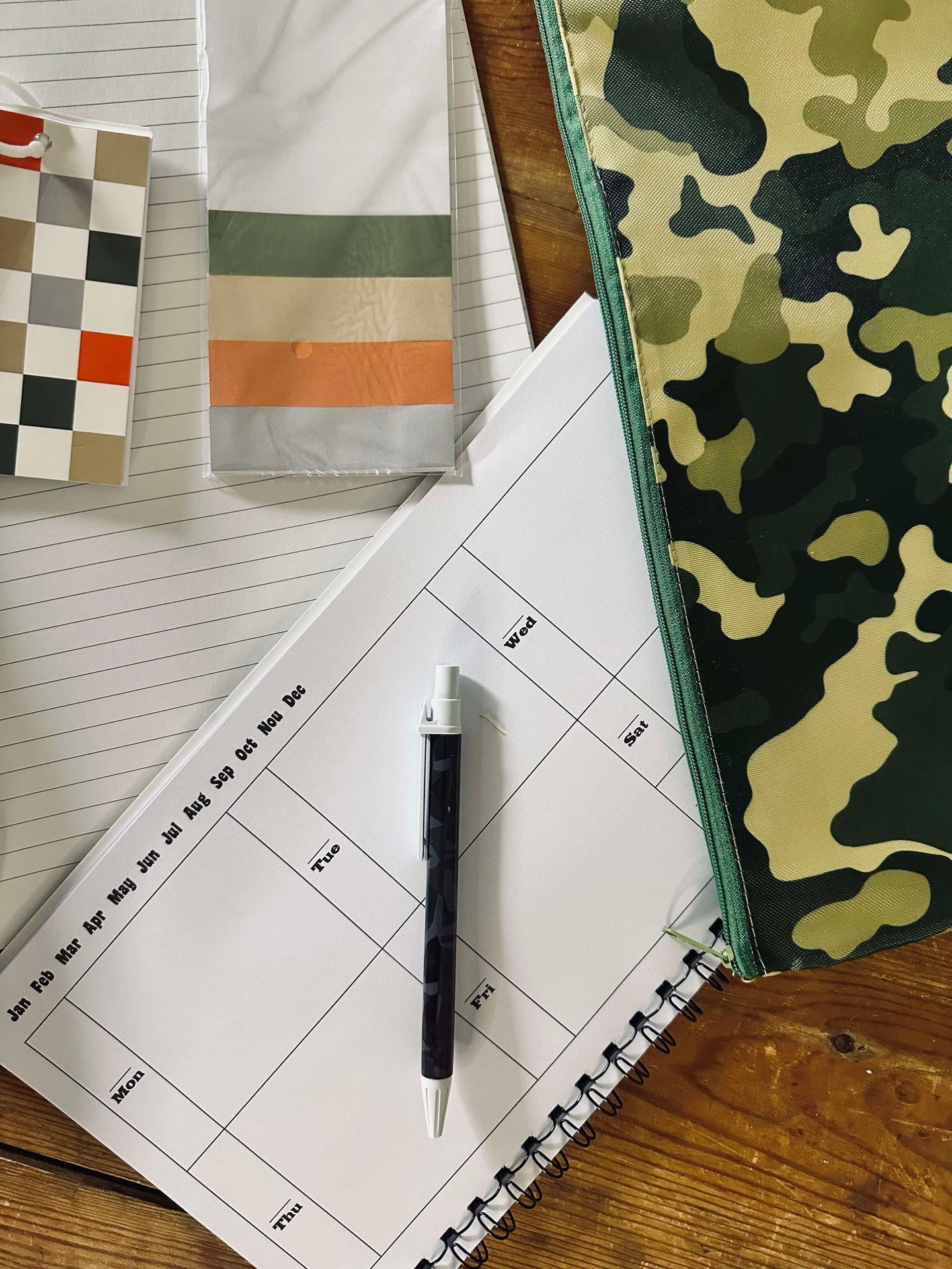 Set med anteckningsböcker och väska - Army