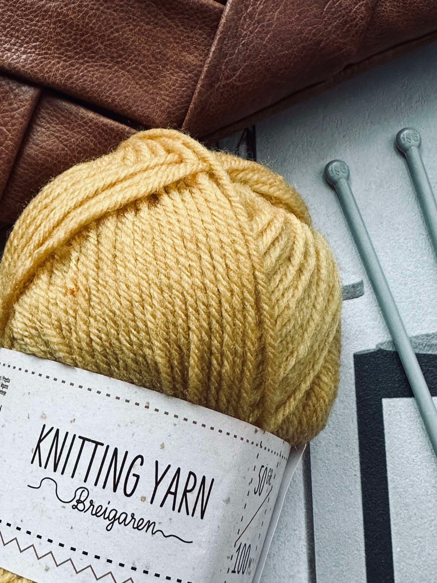 Polyestergarn 50 gram - Gul