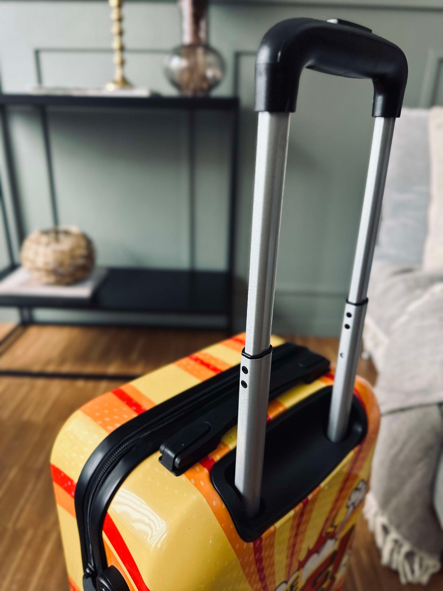 Trolley-resväska 55 cm - gul lättvikt