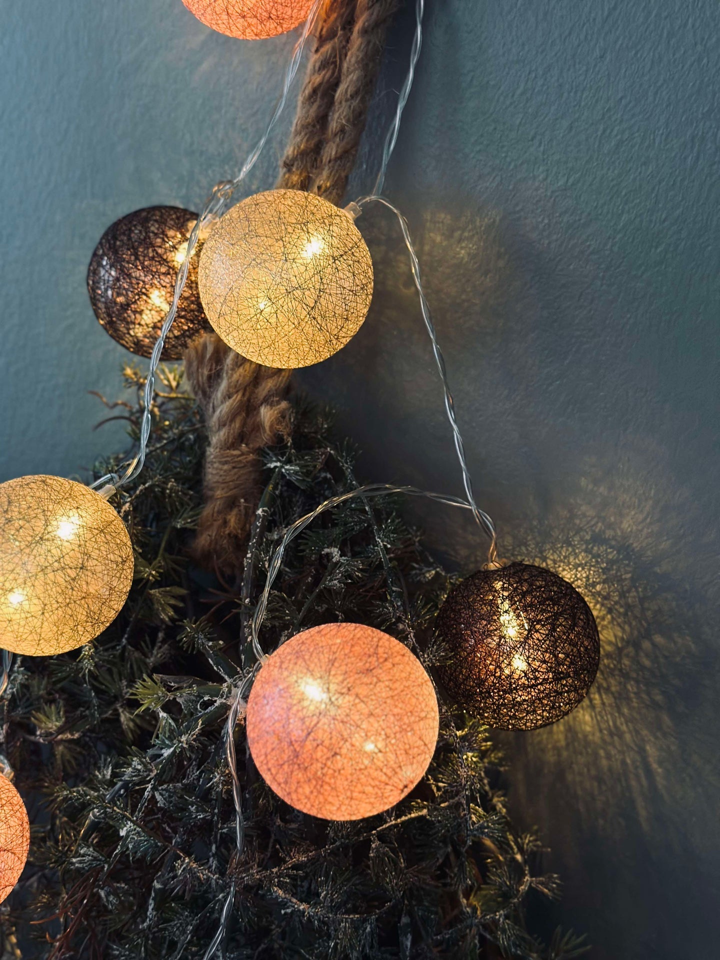 Ljusslinga med 10 kulor LED - Rosa