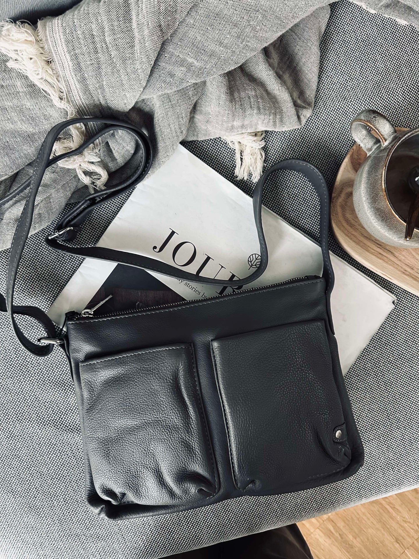 Crossover Aura Grey