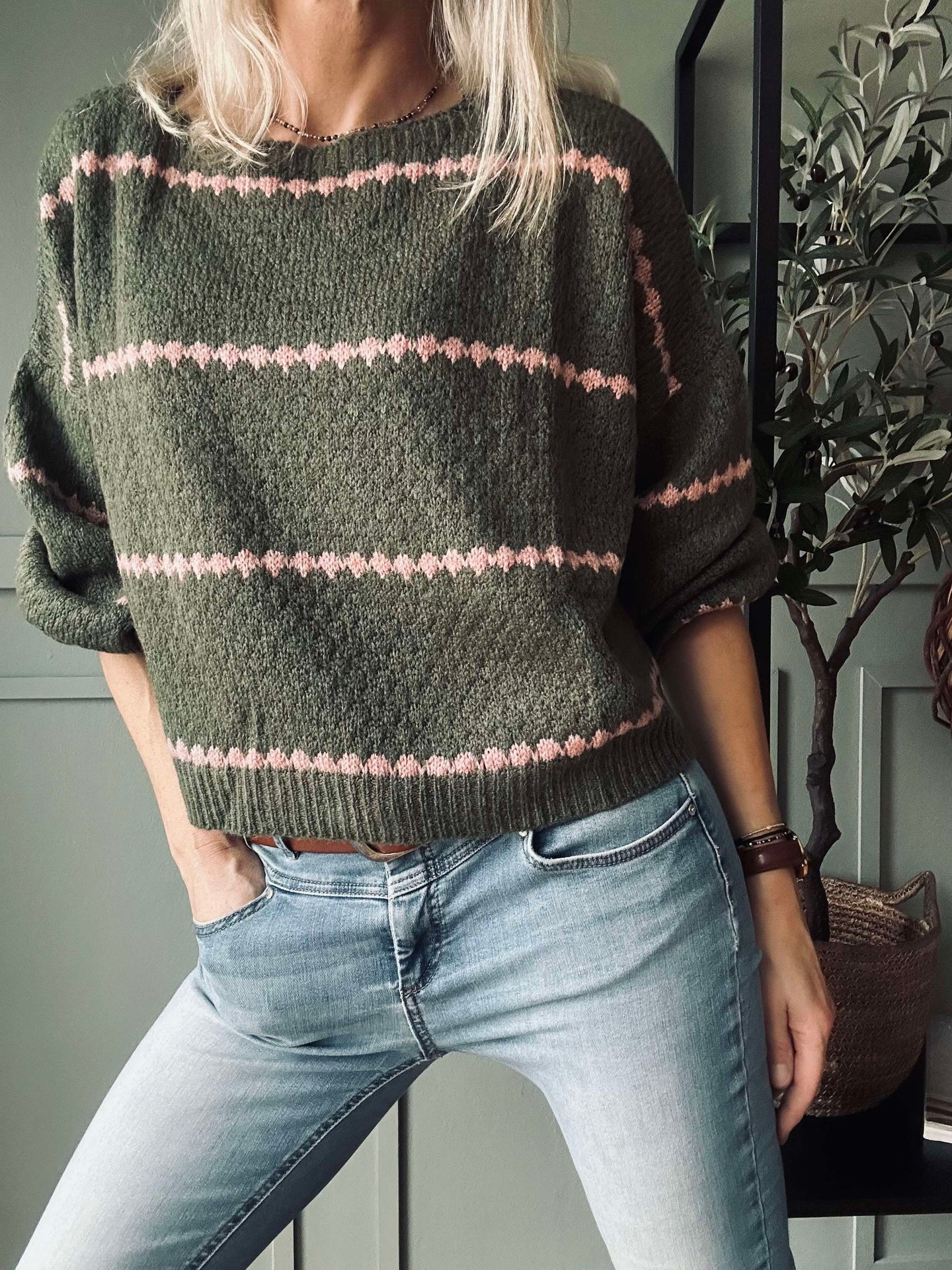 Stickad med ballongärmar - Green / Rose