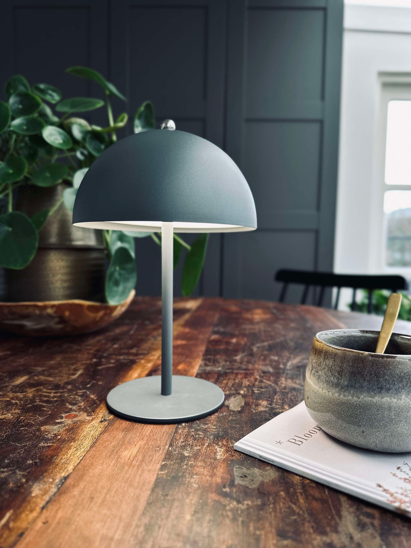 LED touch bordslampa, beige och grå