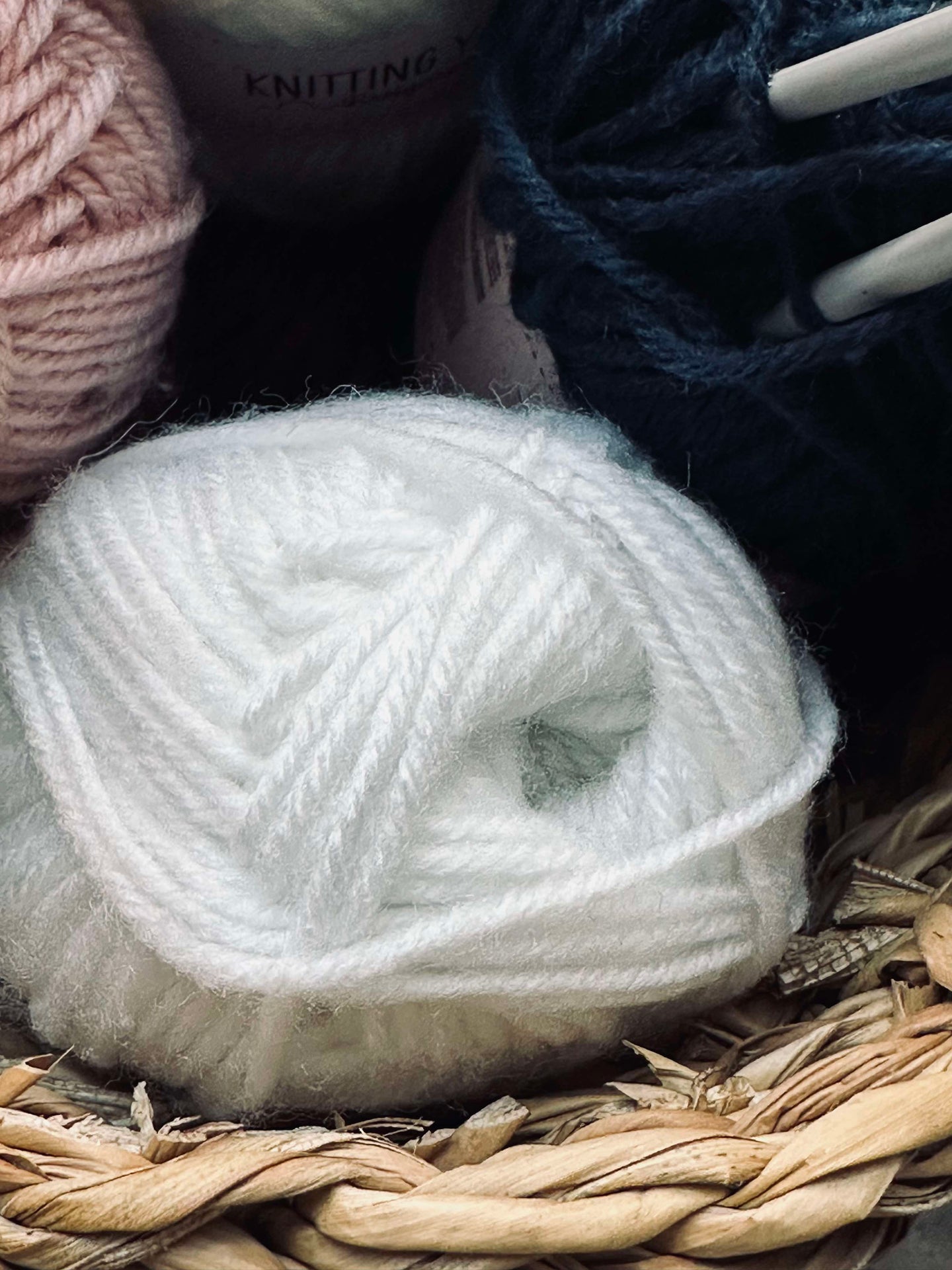 Polyestergarn 50 gram - Vit