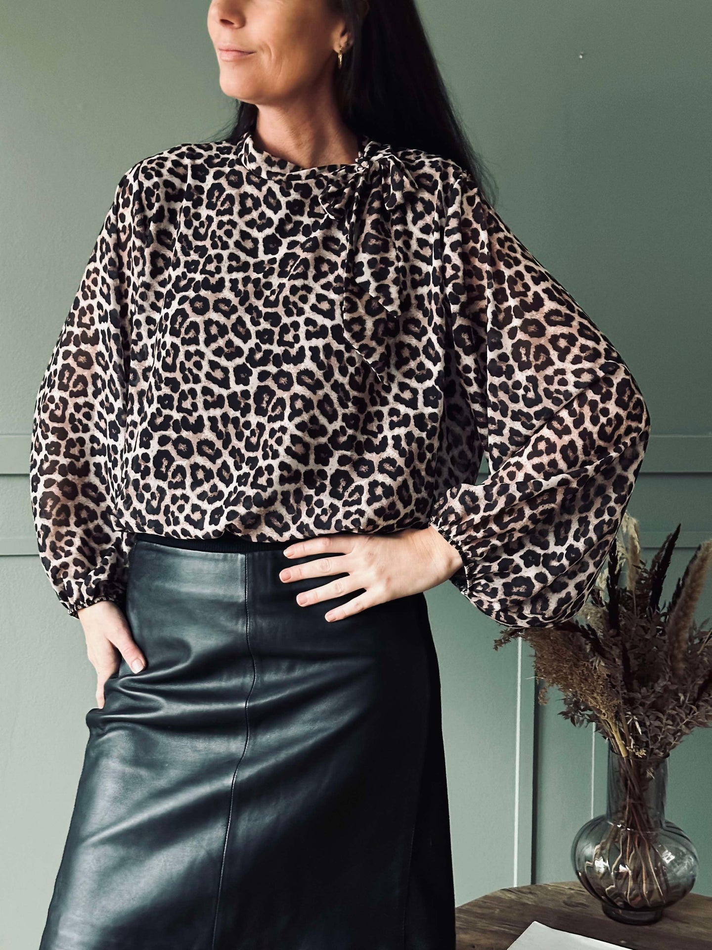 Blus med rosett - Leopard