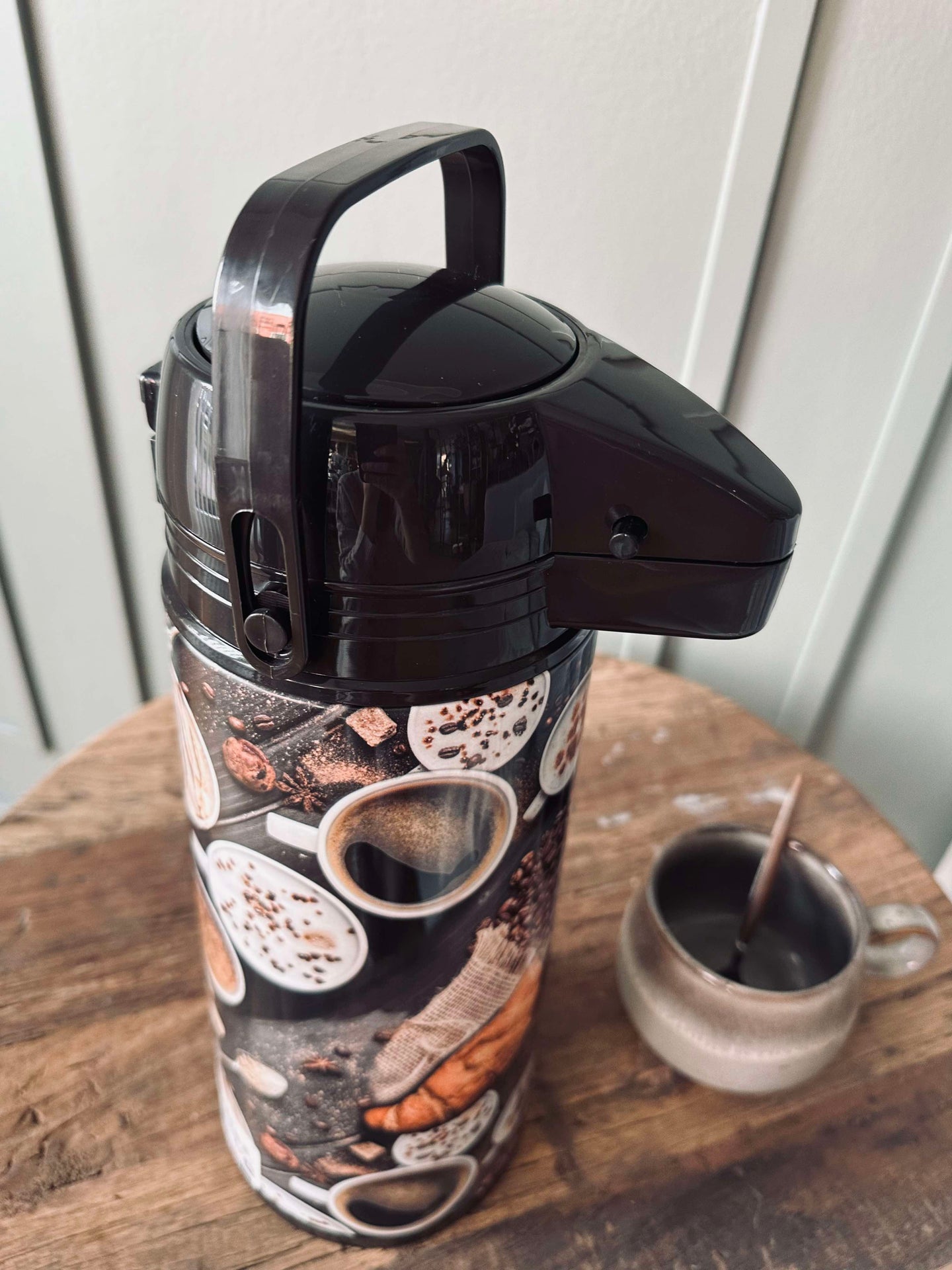 Termoskanna med pump - 1900 ml