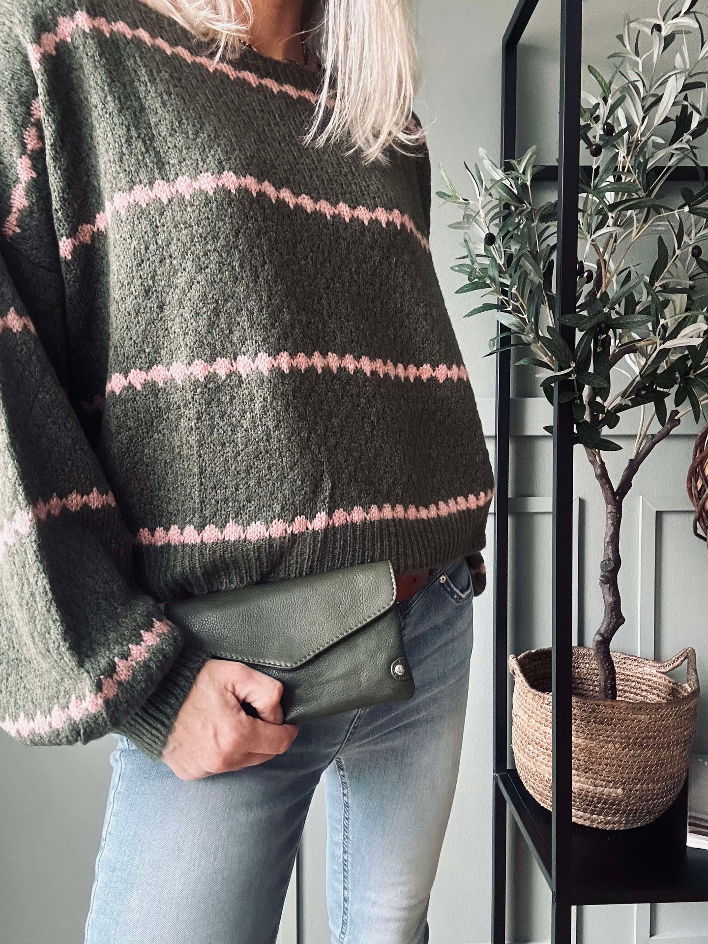 Stickad med ballongärmar - Green / Rose