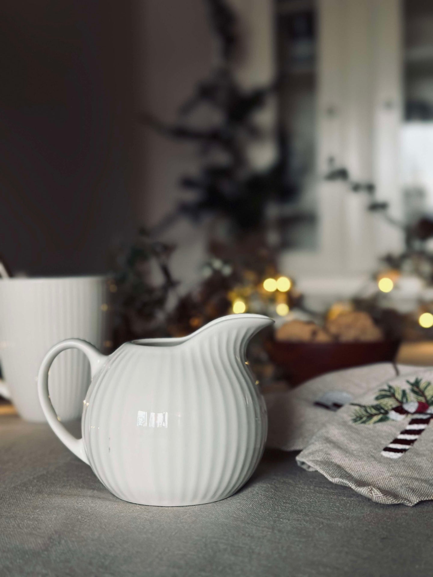 Räfflad Mjölkkanna - Porslin