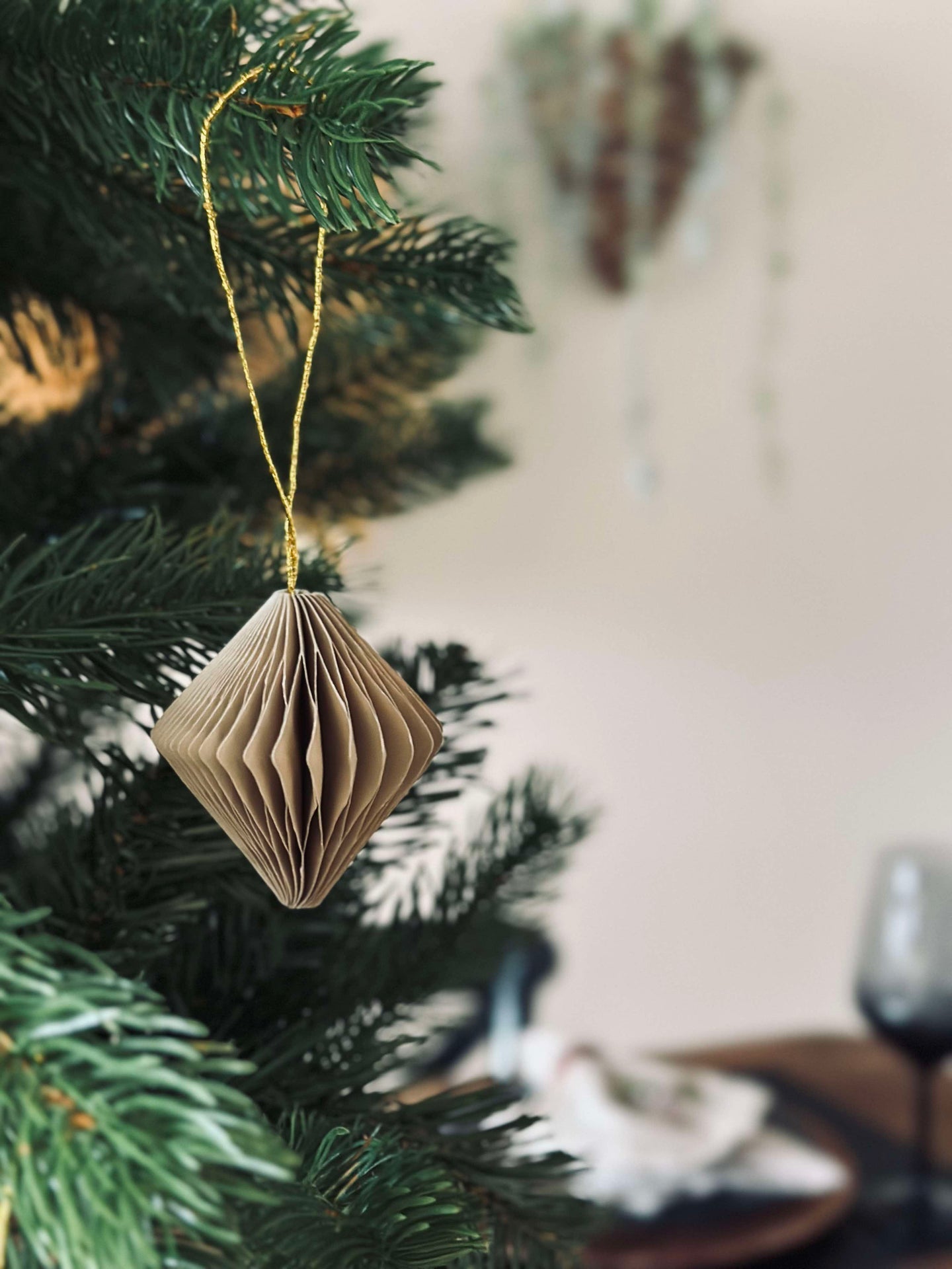 Små pappersdekorationer för jul - 9 st.