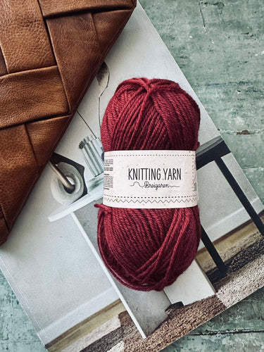 Polyestergarn 50 gram - Röd