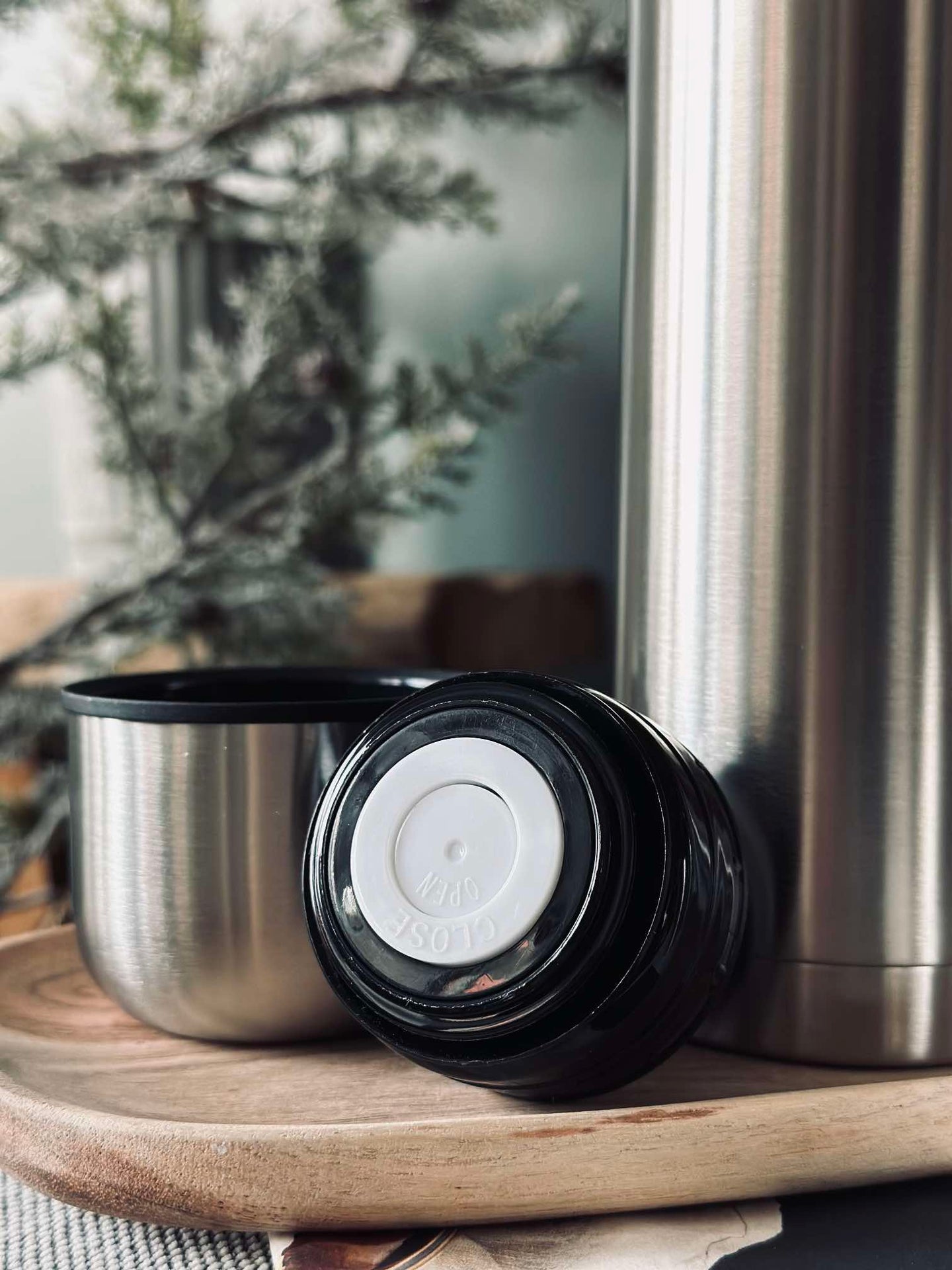 Termosflaska med 2 muggar - 1000 ml.