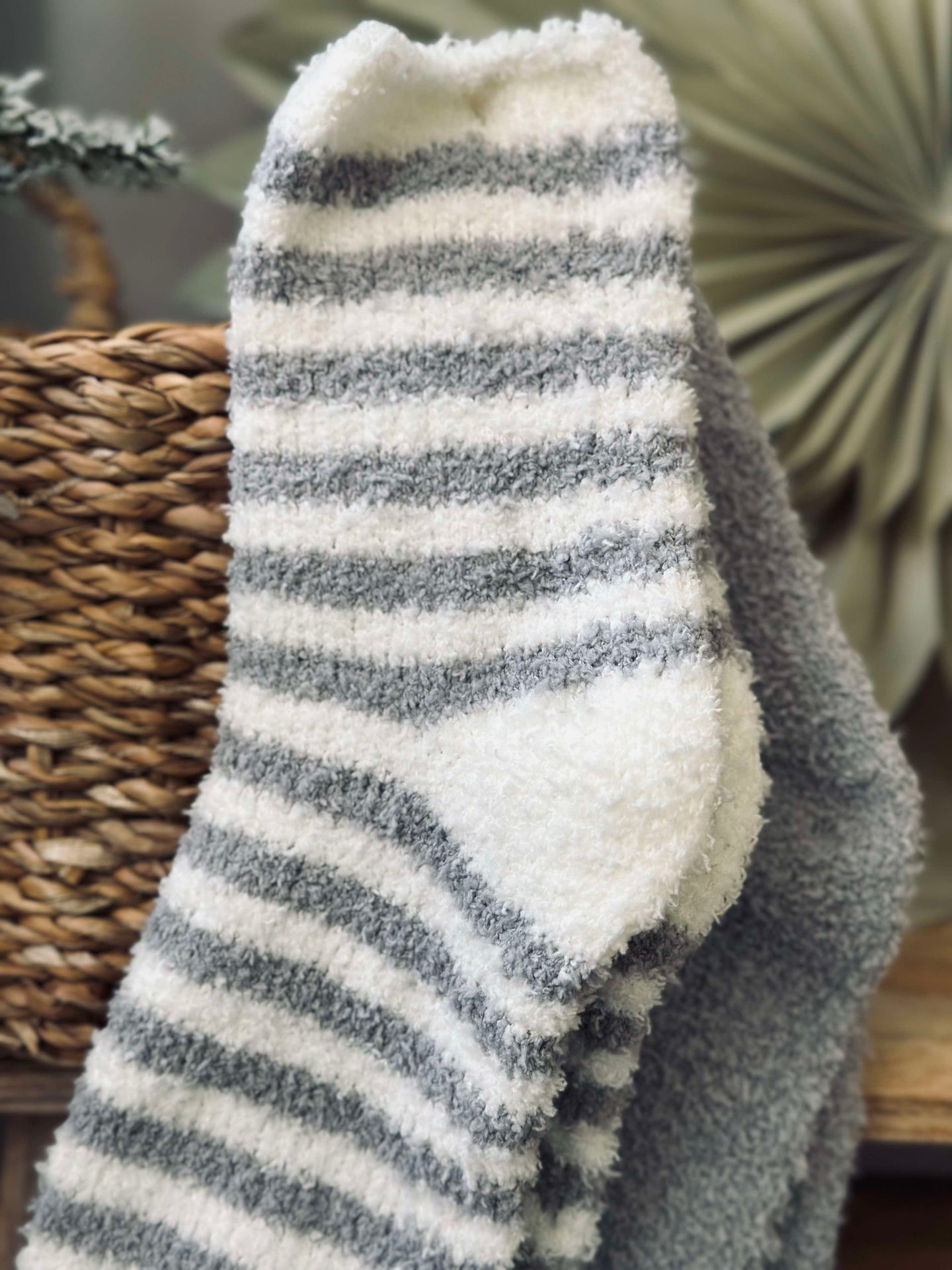 Strumpor Fluffy svarta ränder - Set med 2 par