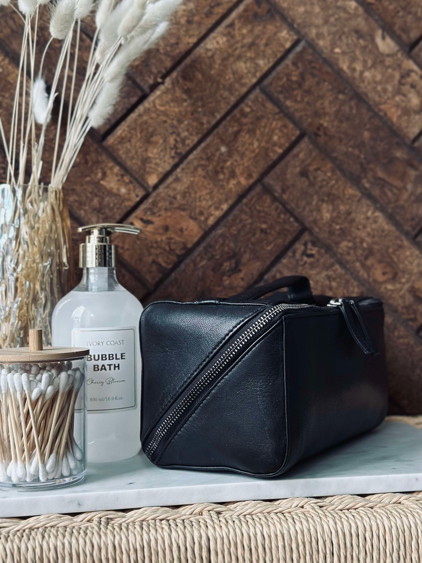 Toalettväska RIO - Black leather