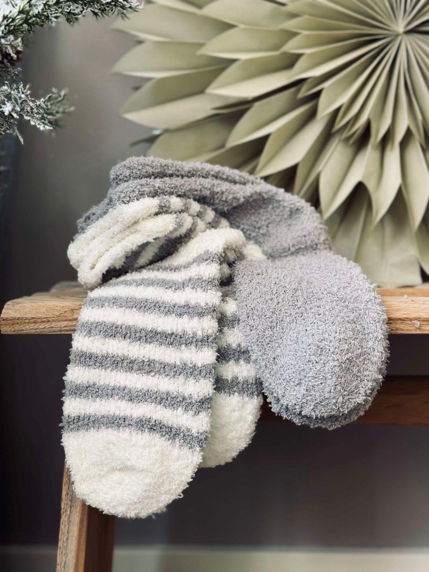 Strumpor Fluffy svarta ränder - Set med 2 par