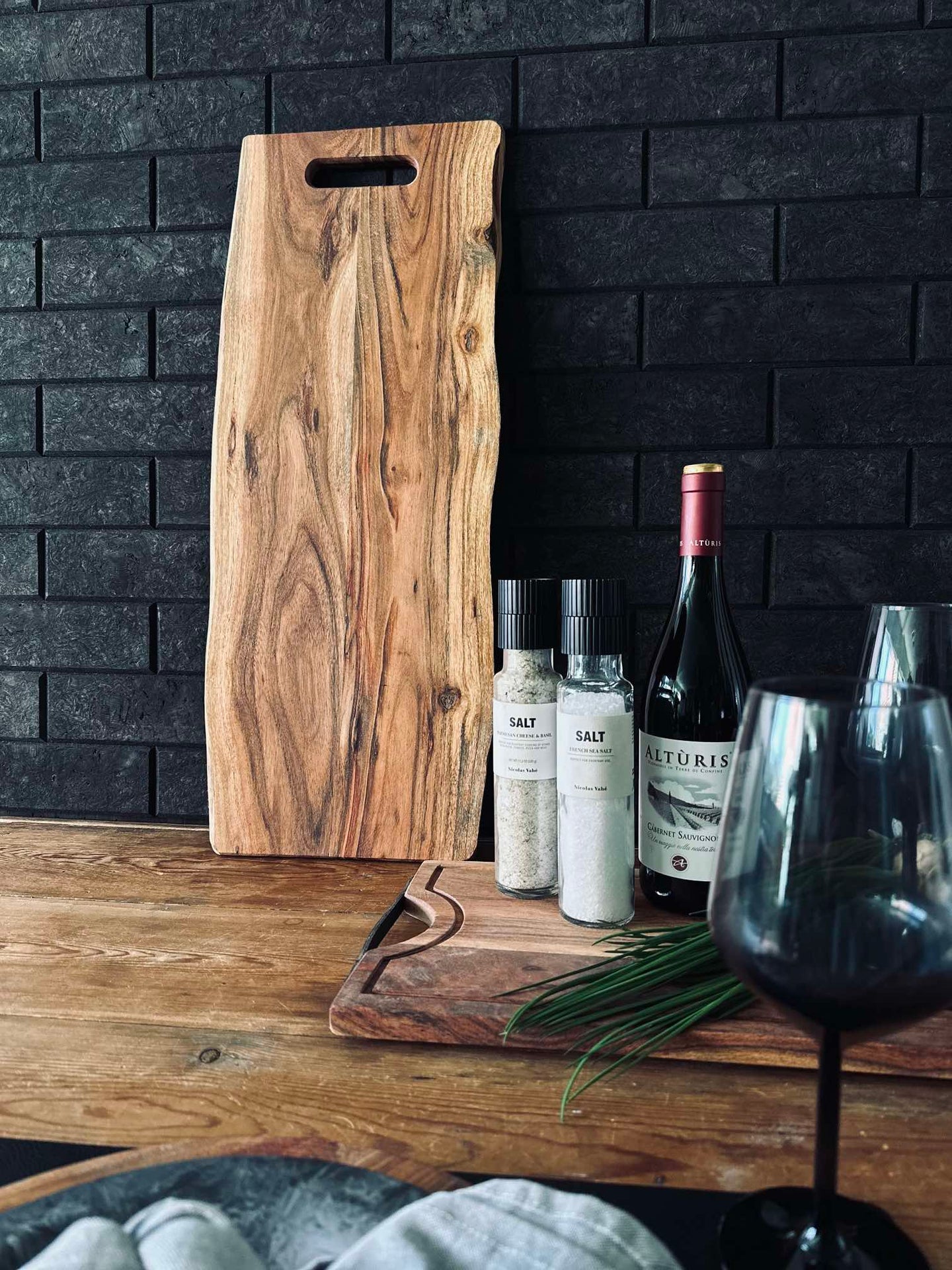 Skärbräda i oljad akaciaträ