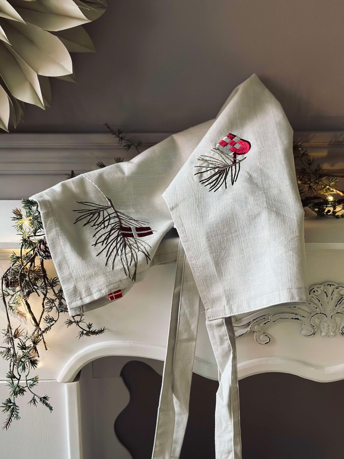 Förkläde med broderi