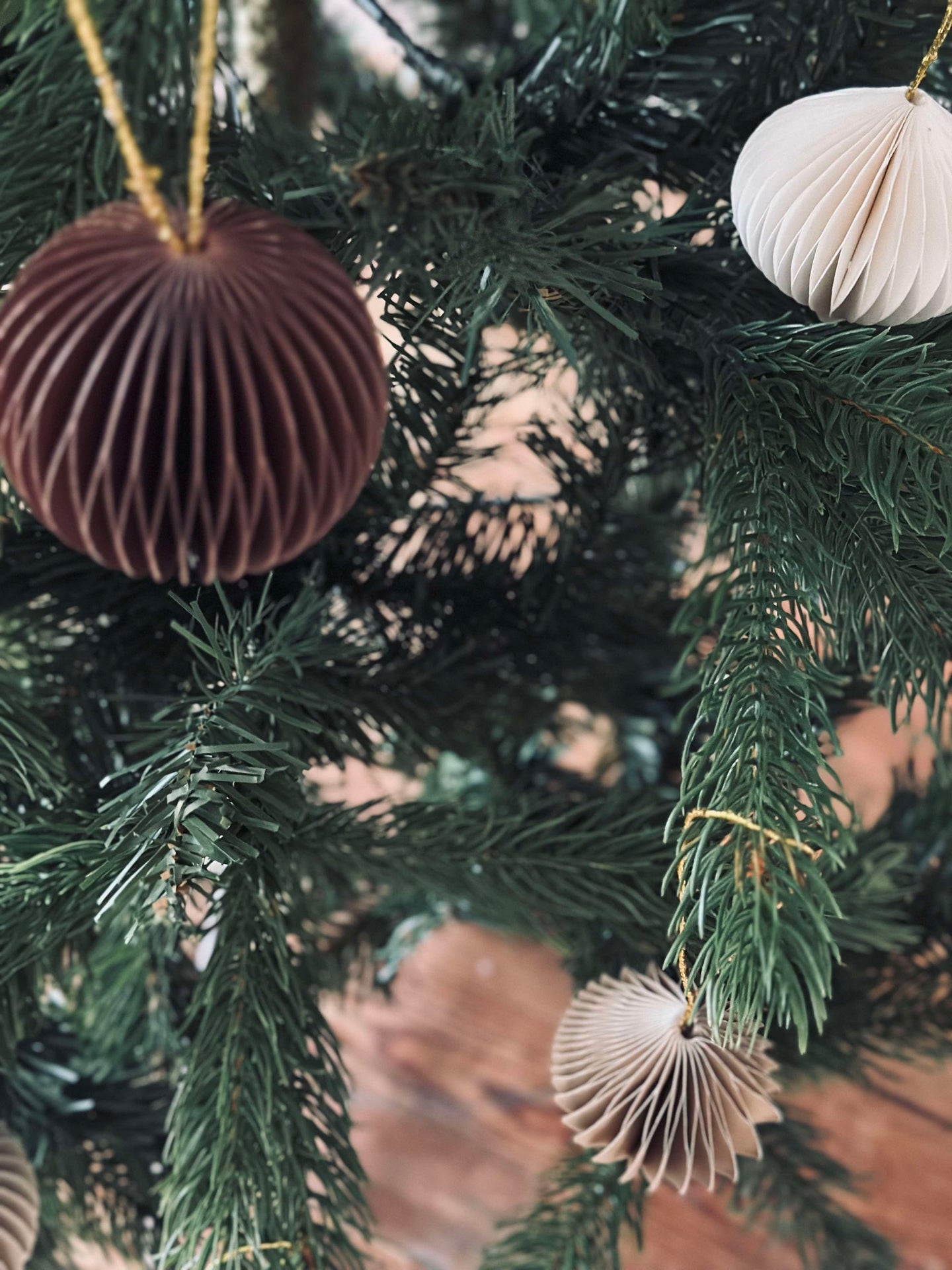 Små pappersdekorationer för jul - 9 st.