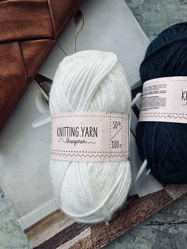 Polyestergarn 50 gram - Vit