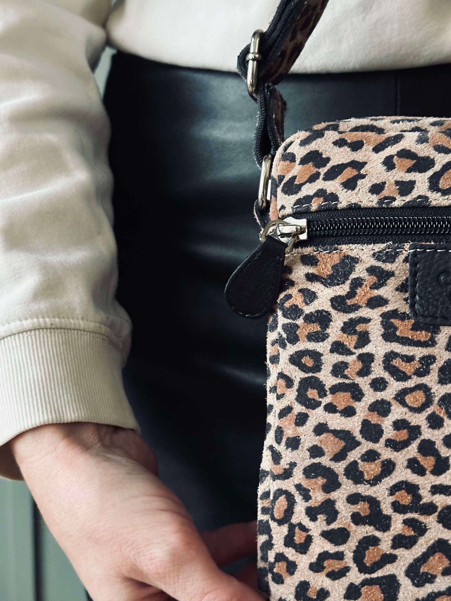 Mobilväska / Crossover Daily Leopard